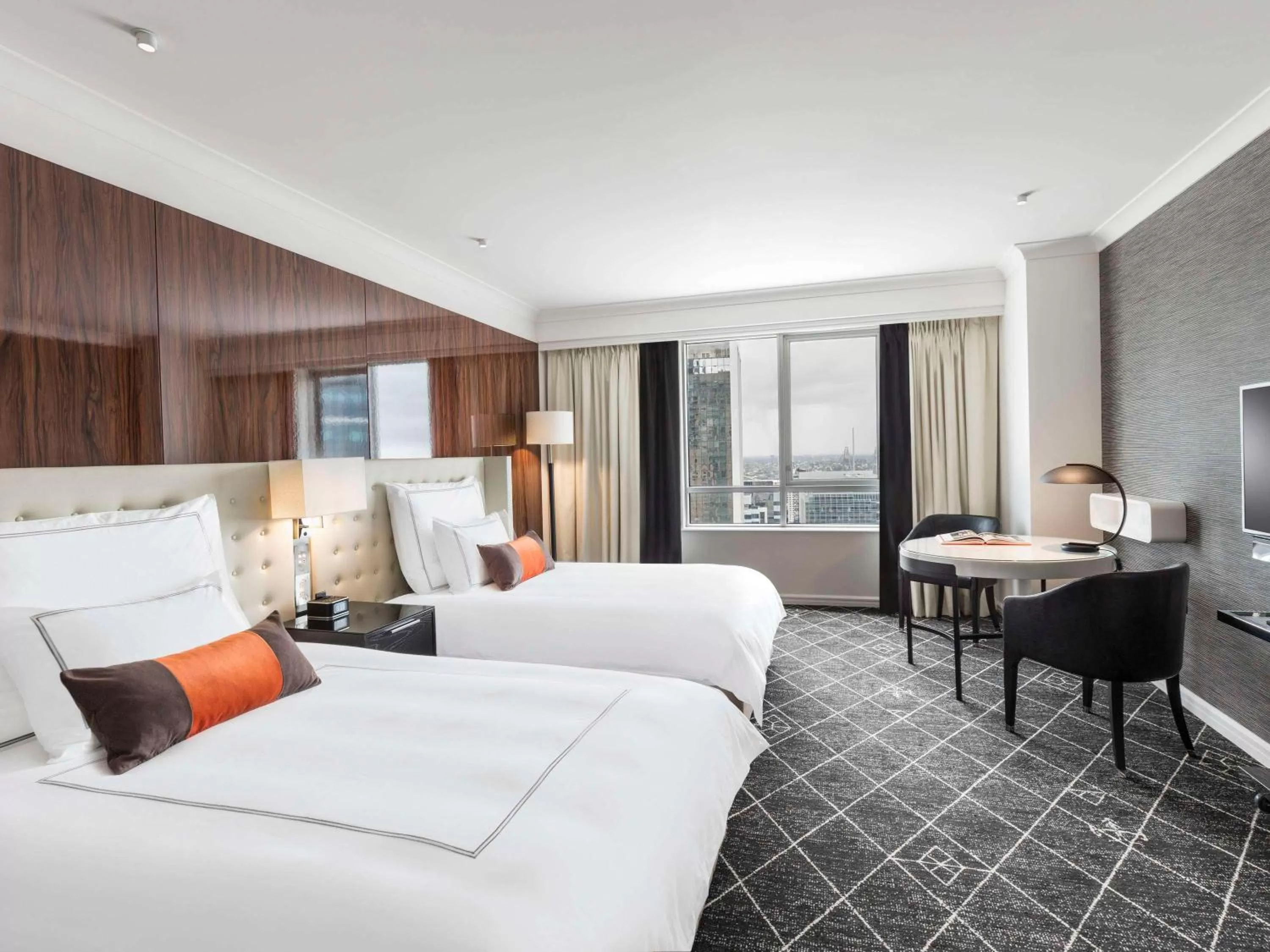 Premier Twin Room in Swissotel Sydney