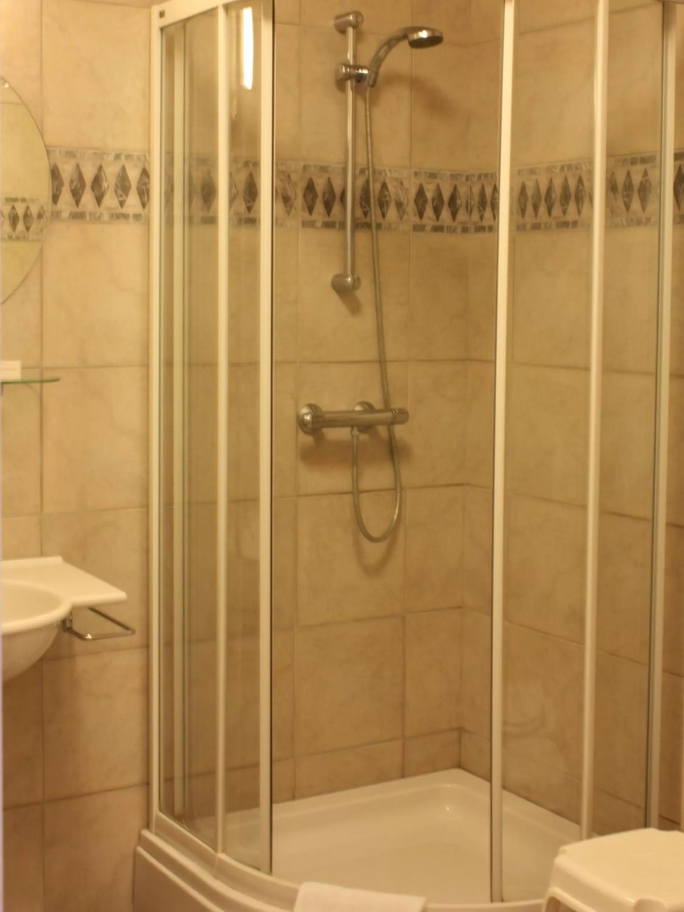 Shower, Bathroom in Hotel De Hoefpoort