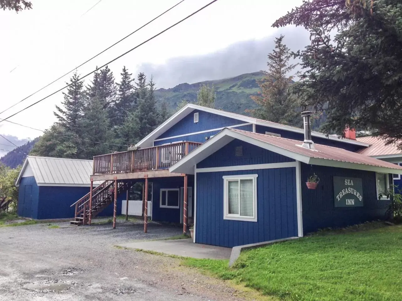 Property Building in Sea Treasures Inn