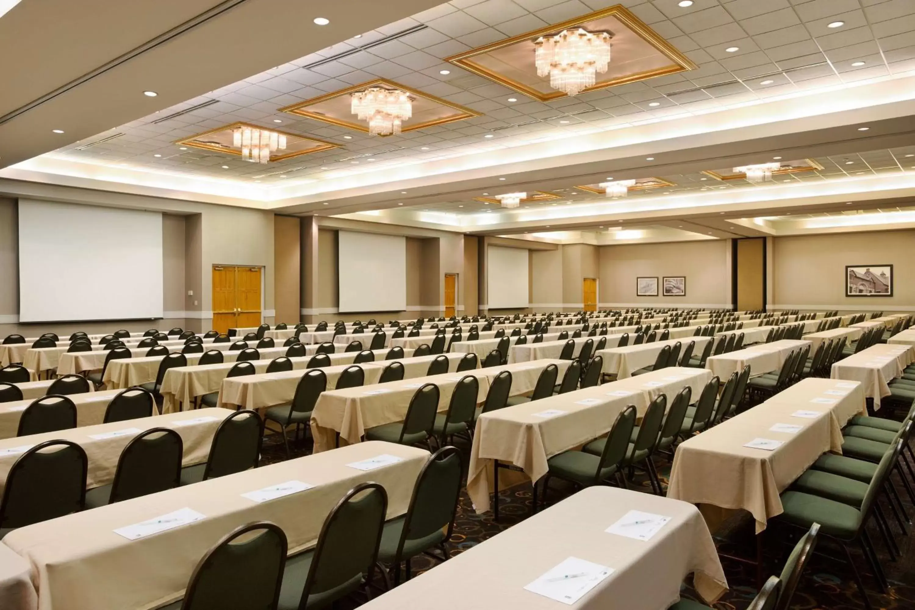 Meeting/conference room in Embassy Suites by Hilton Greensboro Airport