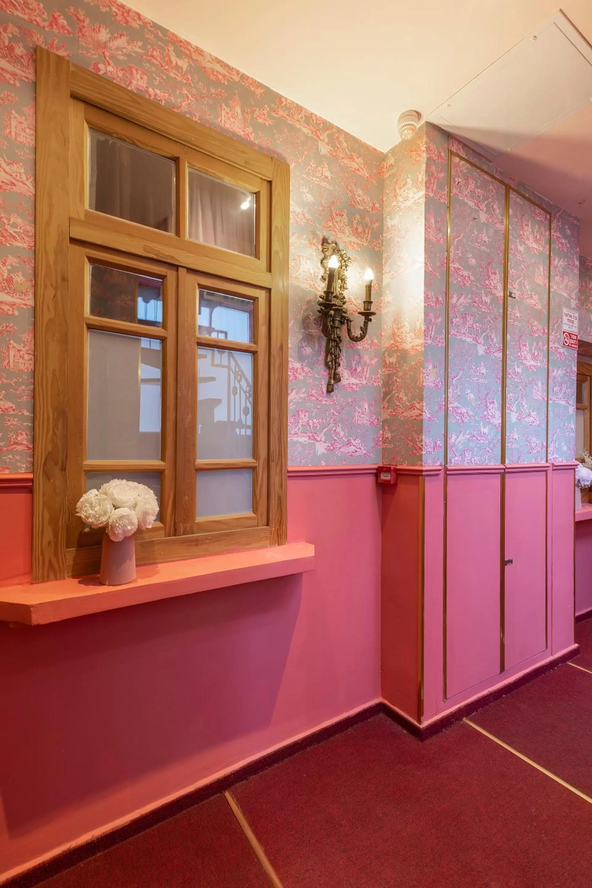 Decorative detail in The Elliot - Adults only