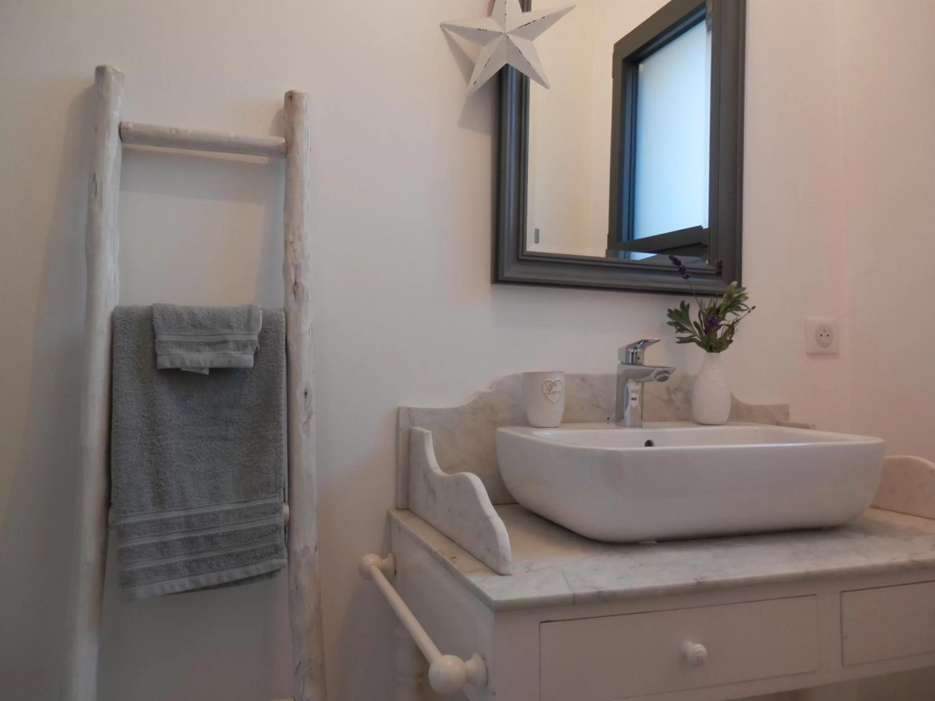 Bathroom in La Villa Aux Oliviers