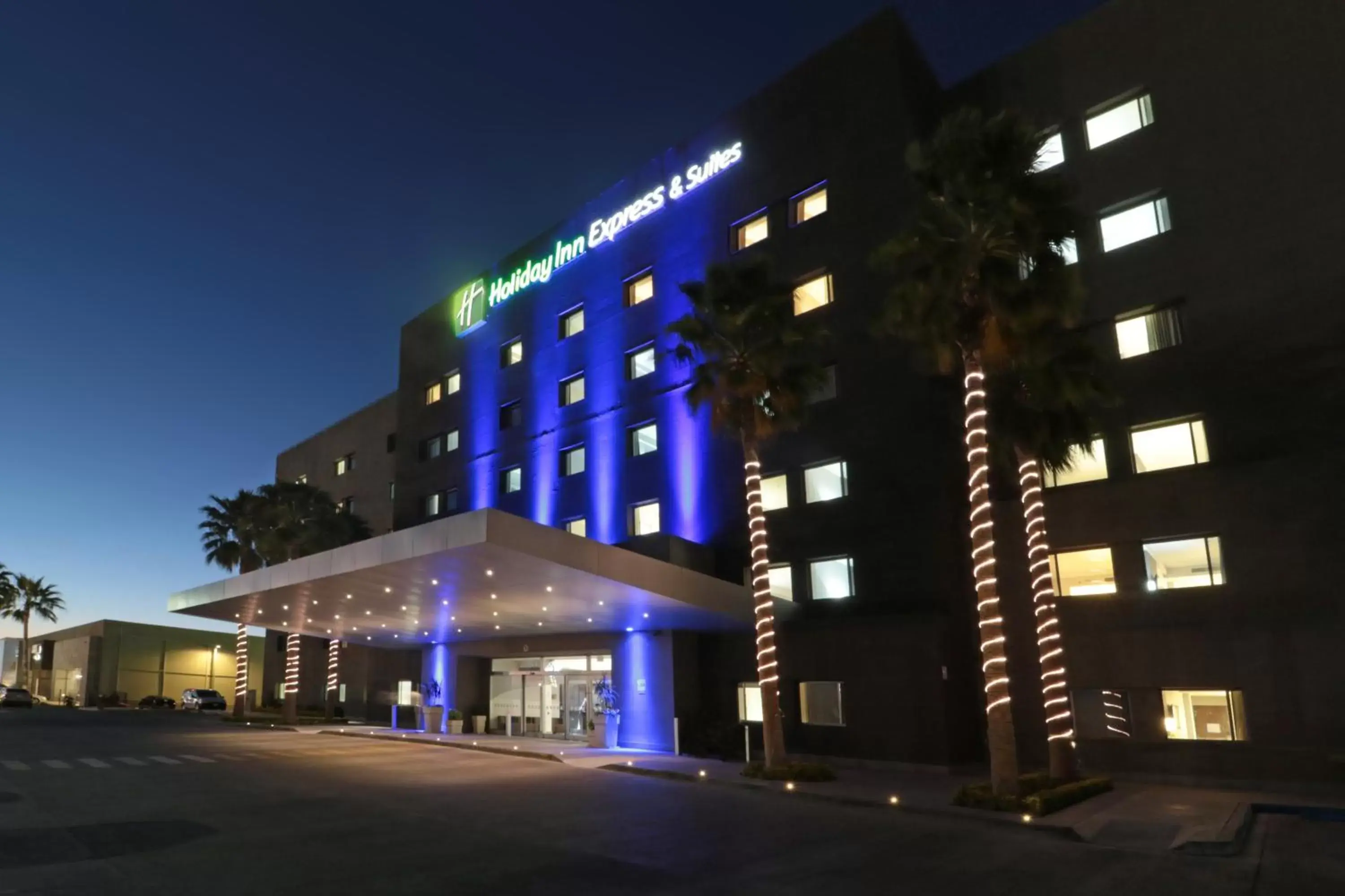 Property building in Holiday Inn Express Hotel & Suites Hermosillo by IHG Property building in Holiday Inn Express Hotel & Suites Hermosillo by IHG