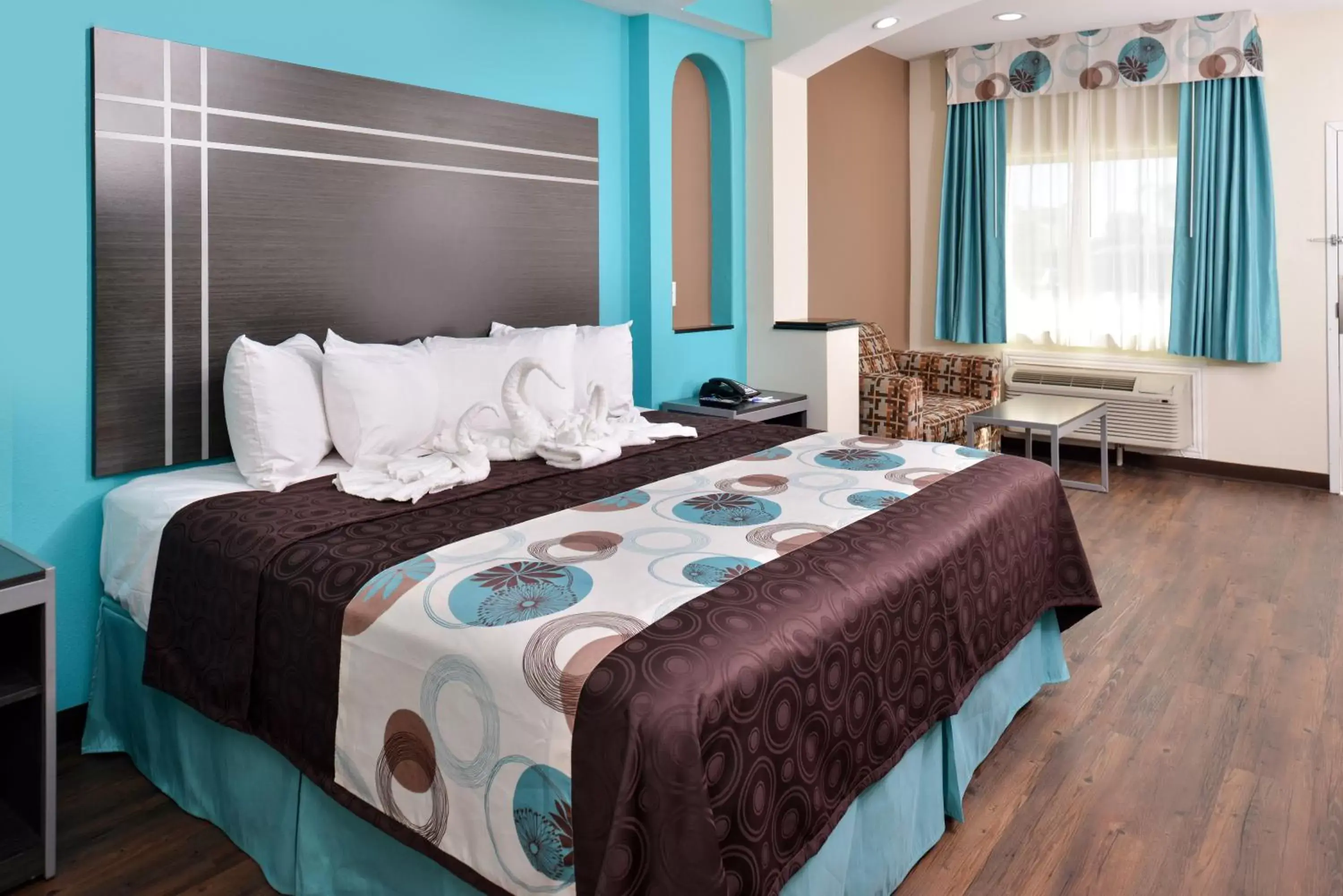Bed, Room Photo in Americas Best Value Inn & Suites - Houston/Hwy 6 & Westpark