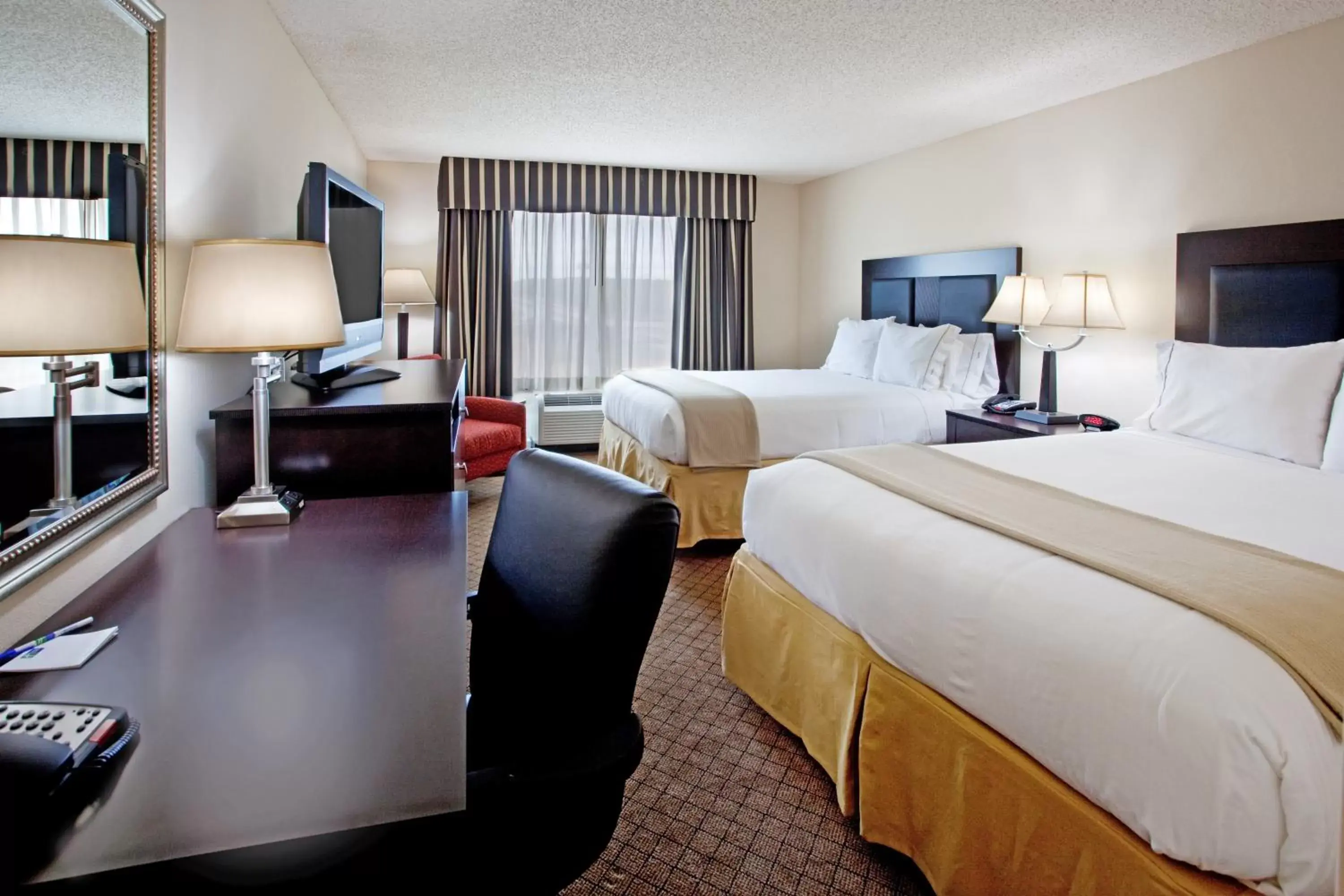 Photo of the whole room in Holiday Inn Express and Suites Newberry, an IHG Hotel