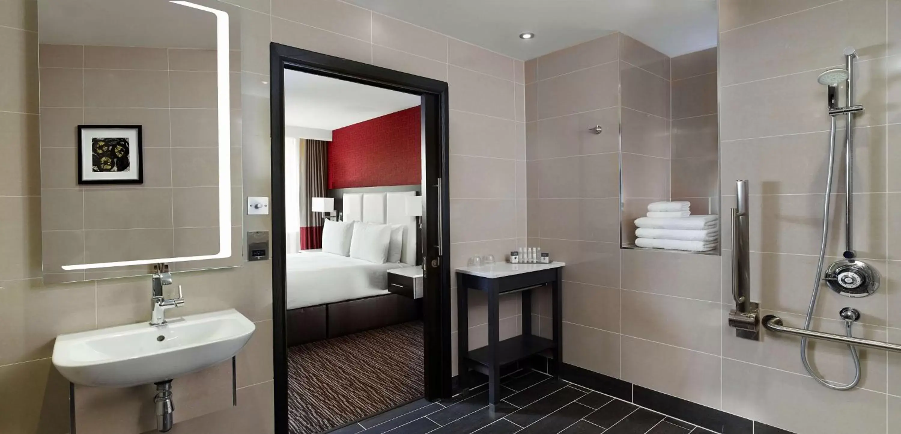 Bathroom in DoubleTree by Hilton Hotel Nottingham - Gateway