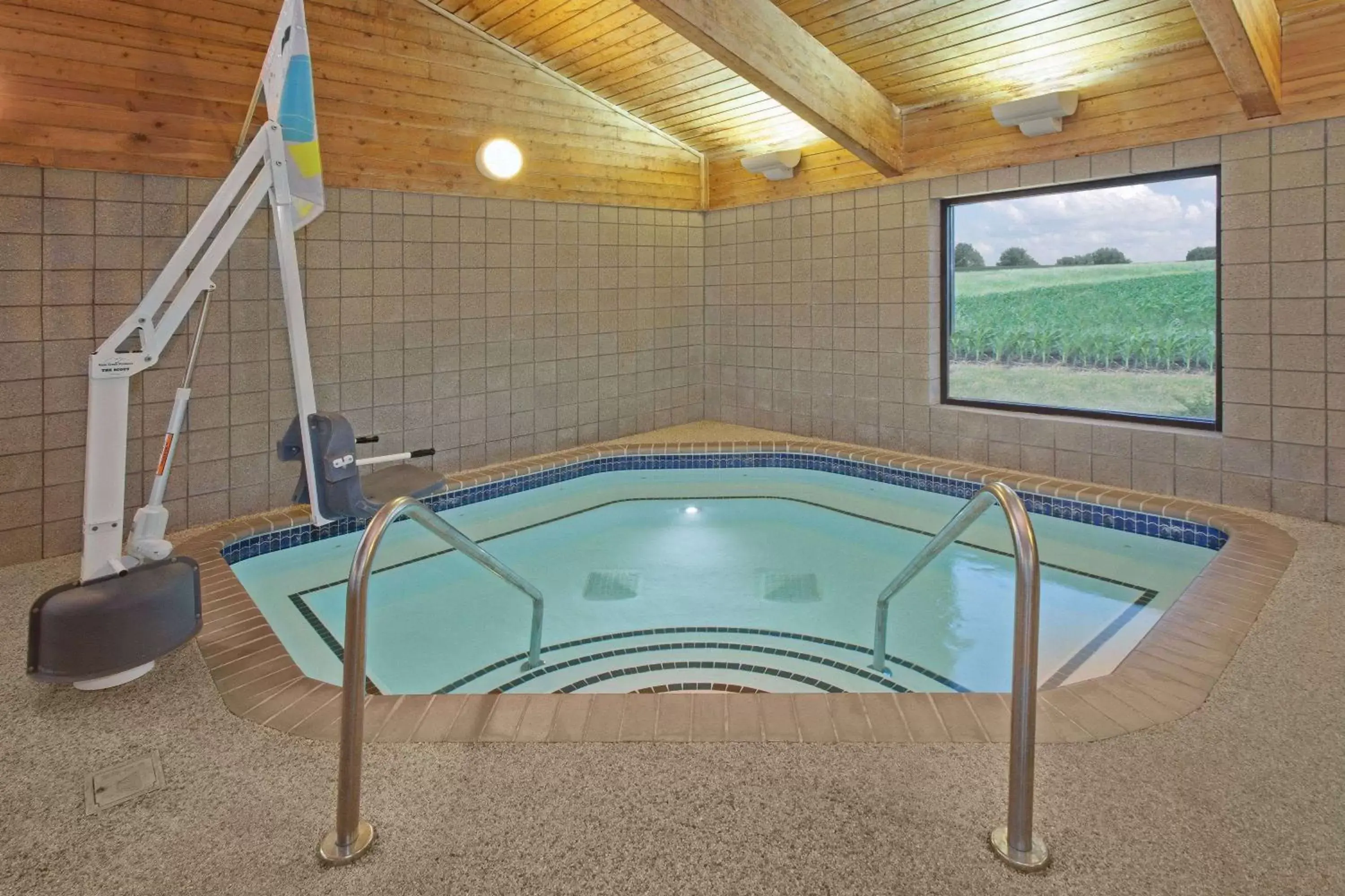 Hot Tub, Swimming Pool in AmericInn by Wyndham Webster City