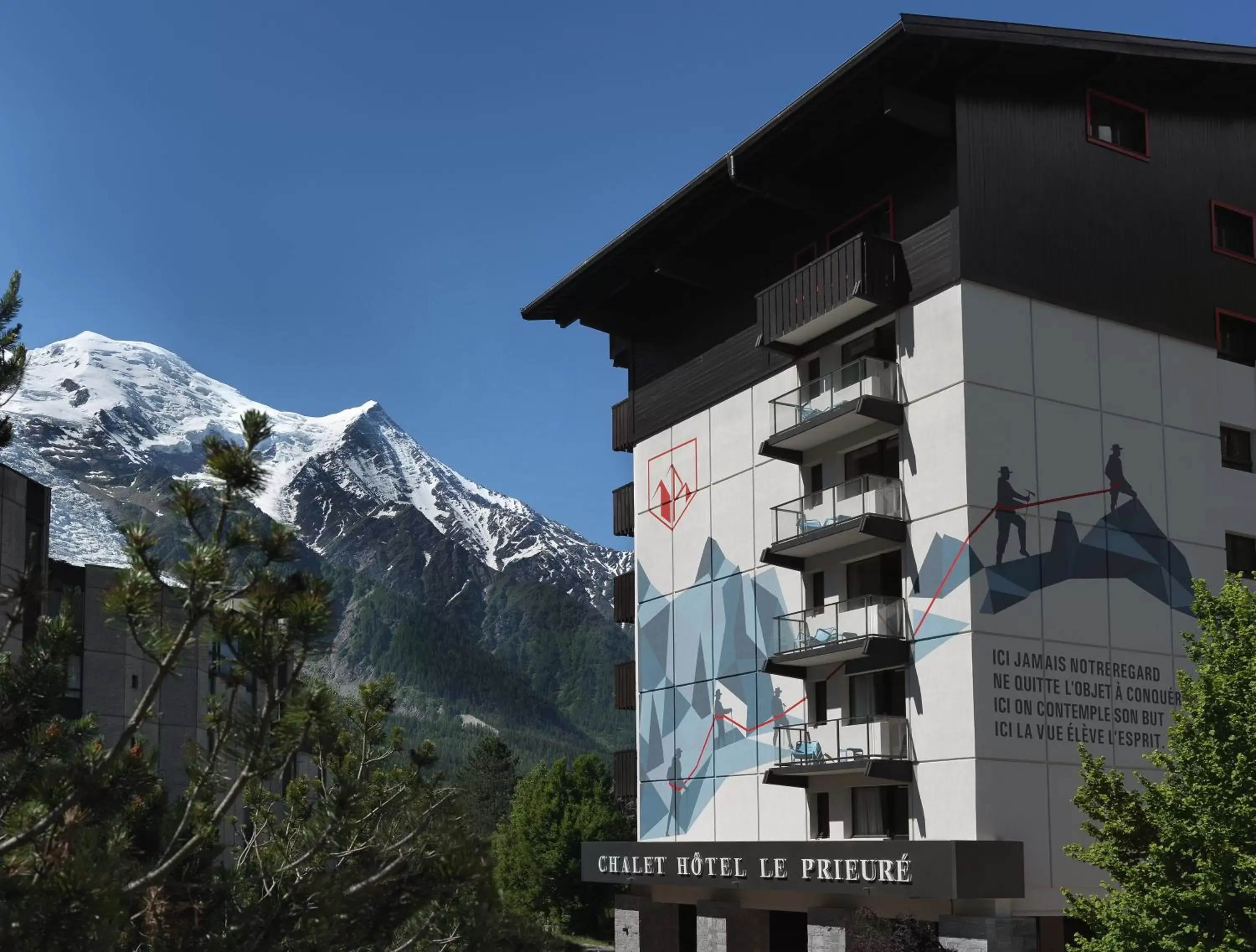 Facade/entrance, Property Building in Chalet Hôtel Le Prieuré & Spa