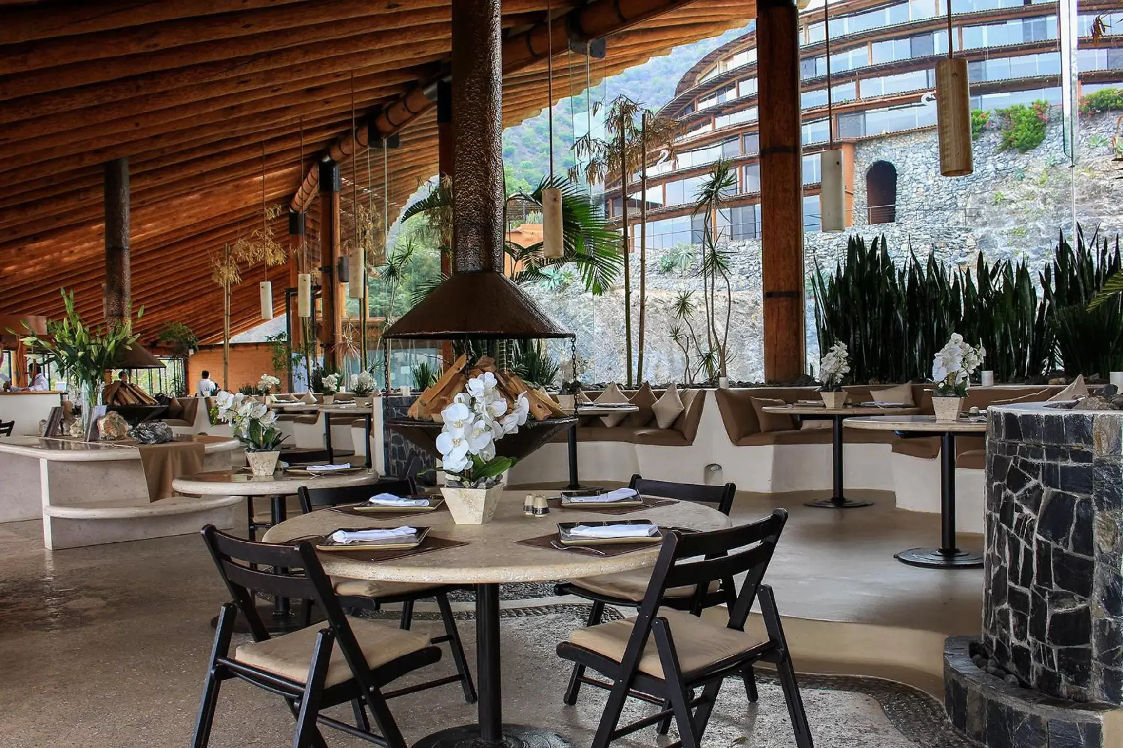 Restaurant/Places to Eat in El Santuario Resort & Spa