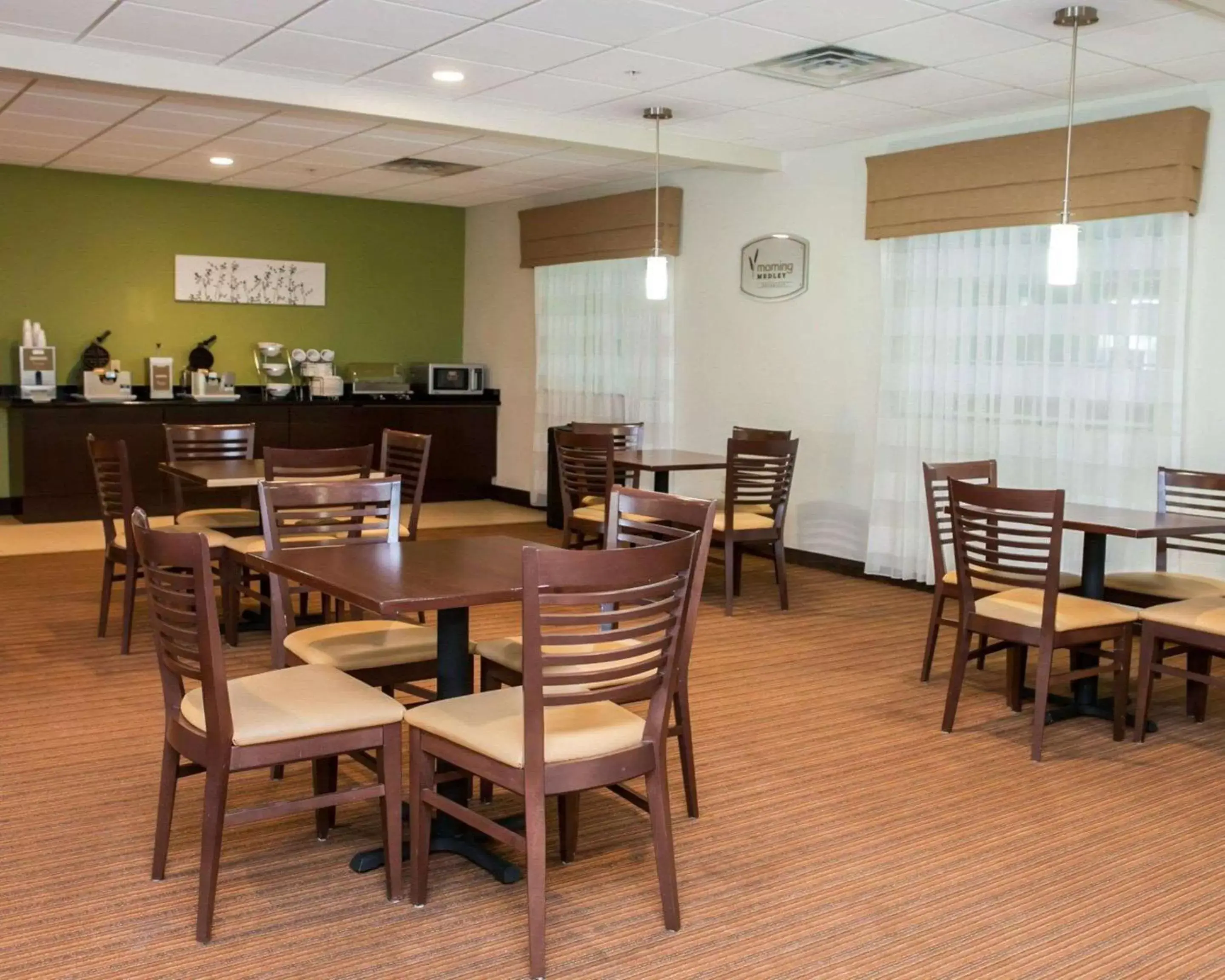 Restaurant/Places to Eat in Sleep Inn & Suites Harrisburg – Hershey North