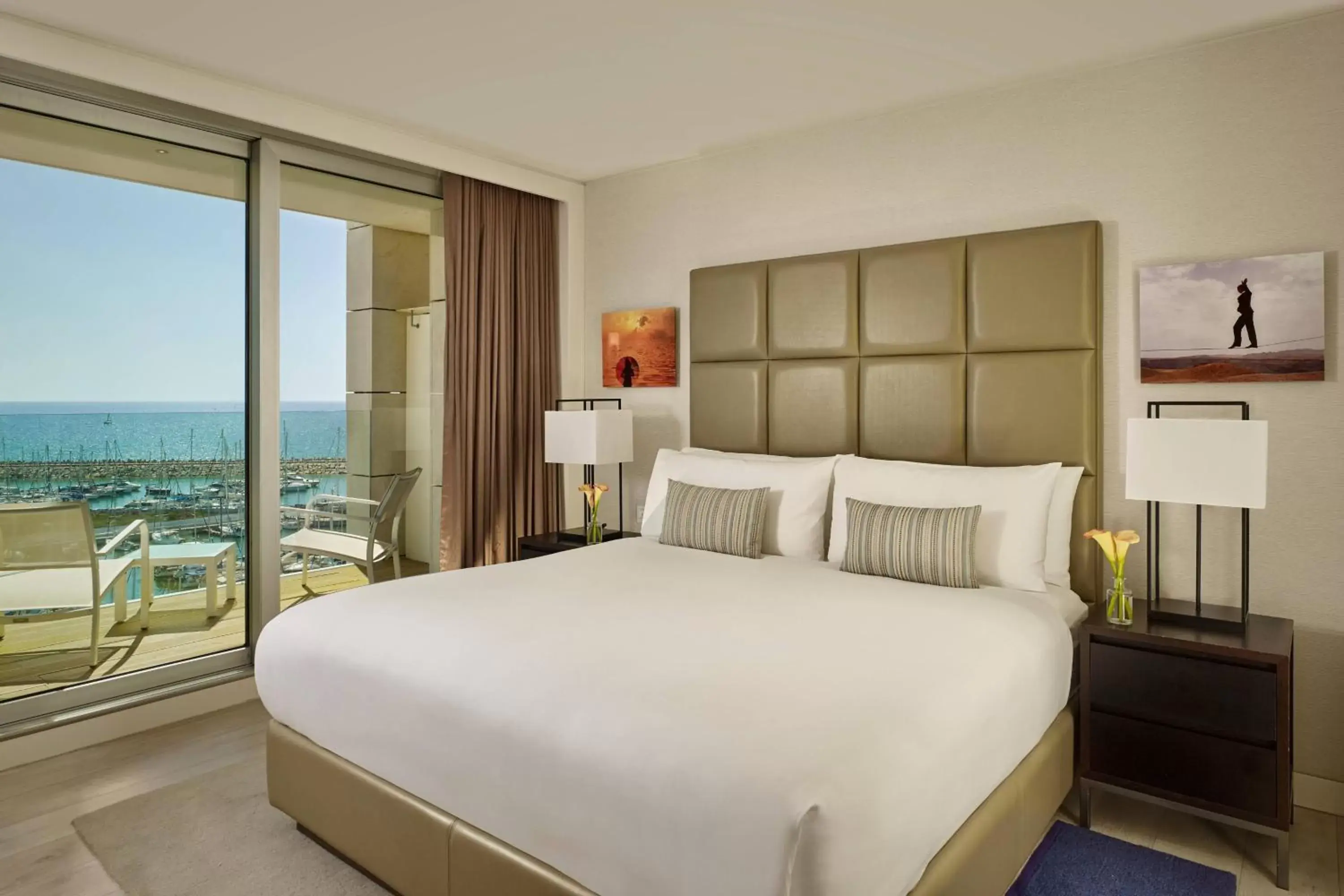 Bedroom, Bed in The Ritz-Carlton, Herzliya