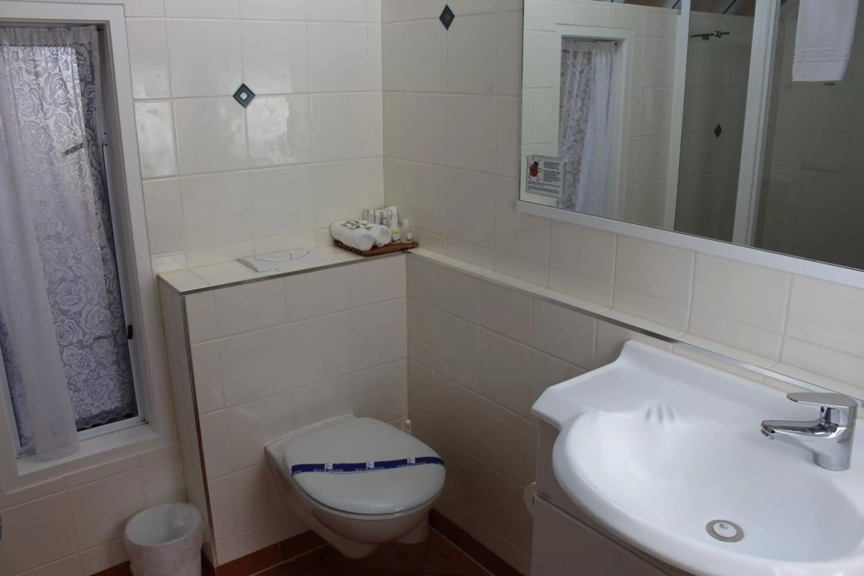 Bathroom in Bucklands Beach Waterfront Motel