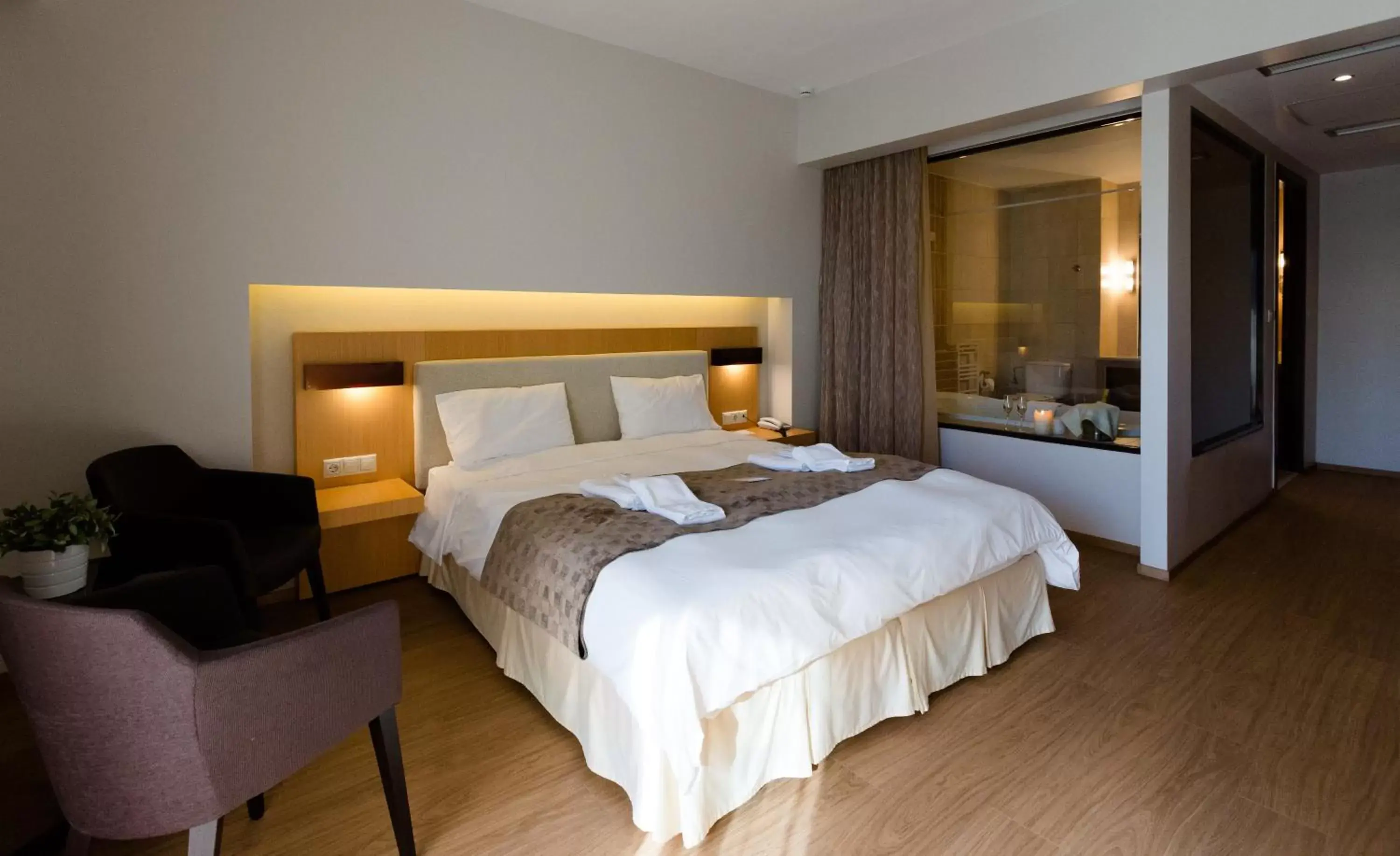 Photo of the whole room, Bed in Philippos Xenia Hotel