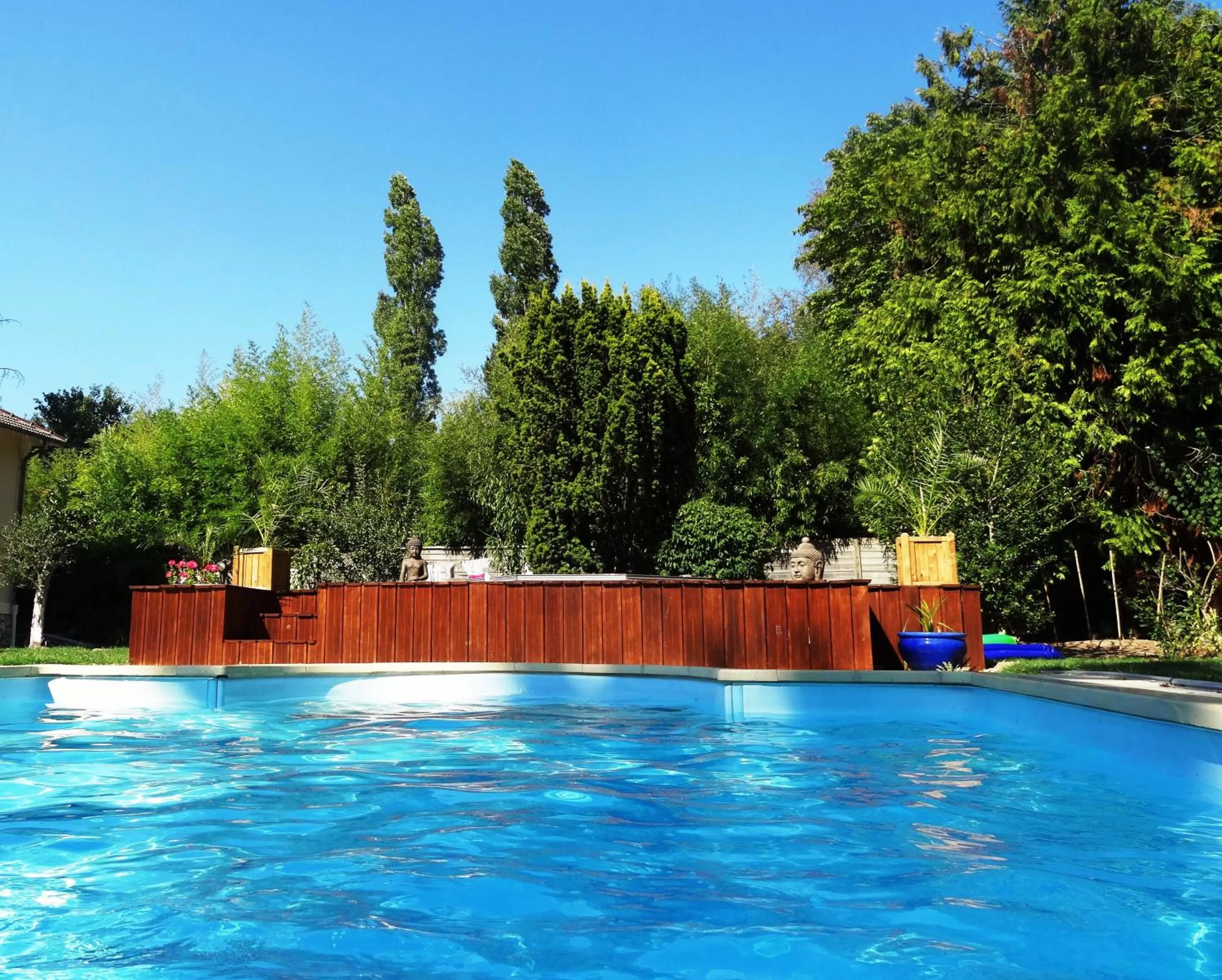 Pool view in Villa La Clef Des Champs