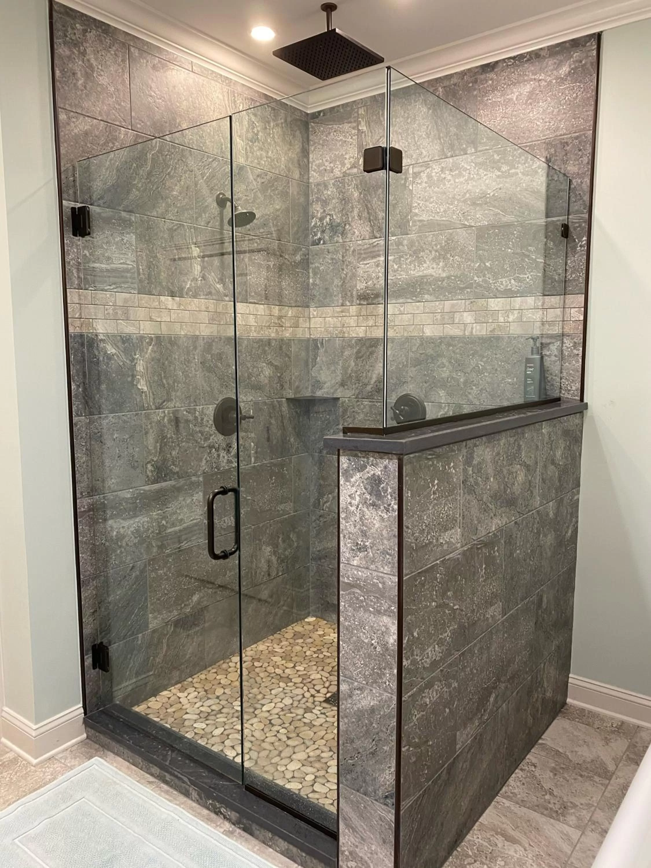 Bathroom in Belle Louise Historic Bed & Breakfast