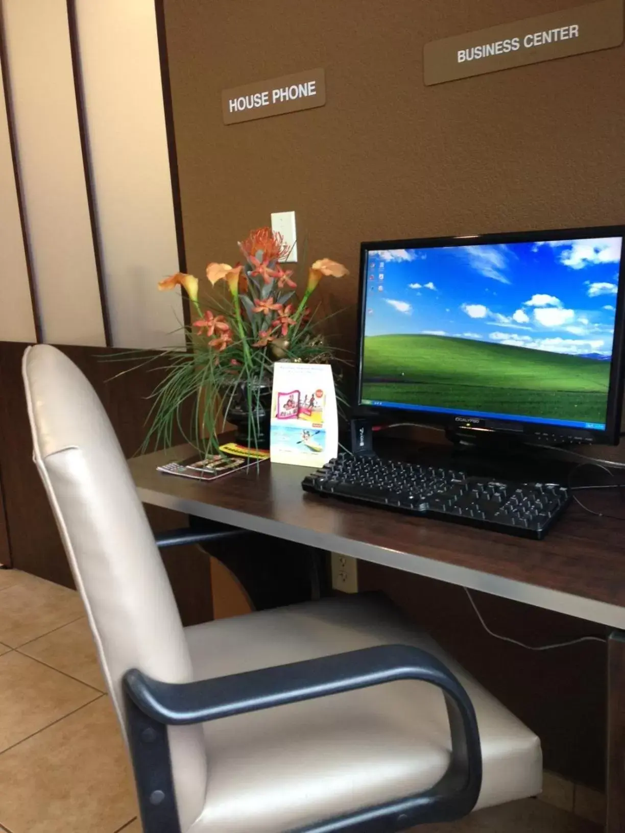 Seating area, Business Area/Conference Room in Microtel Inn & Suites by Wyndham Harrisonburg