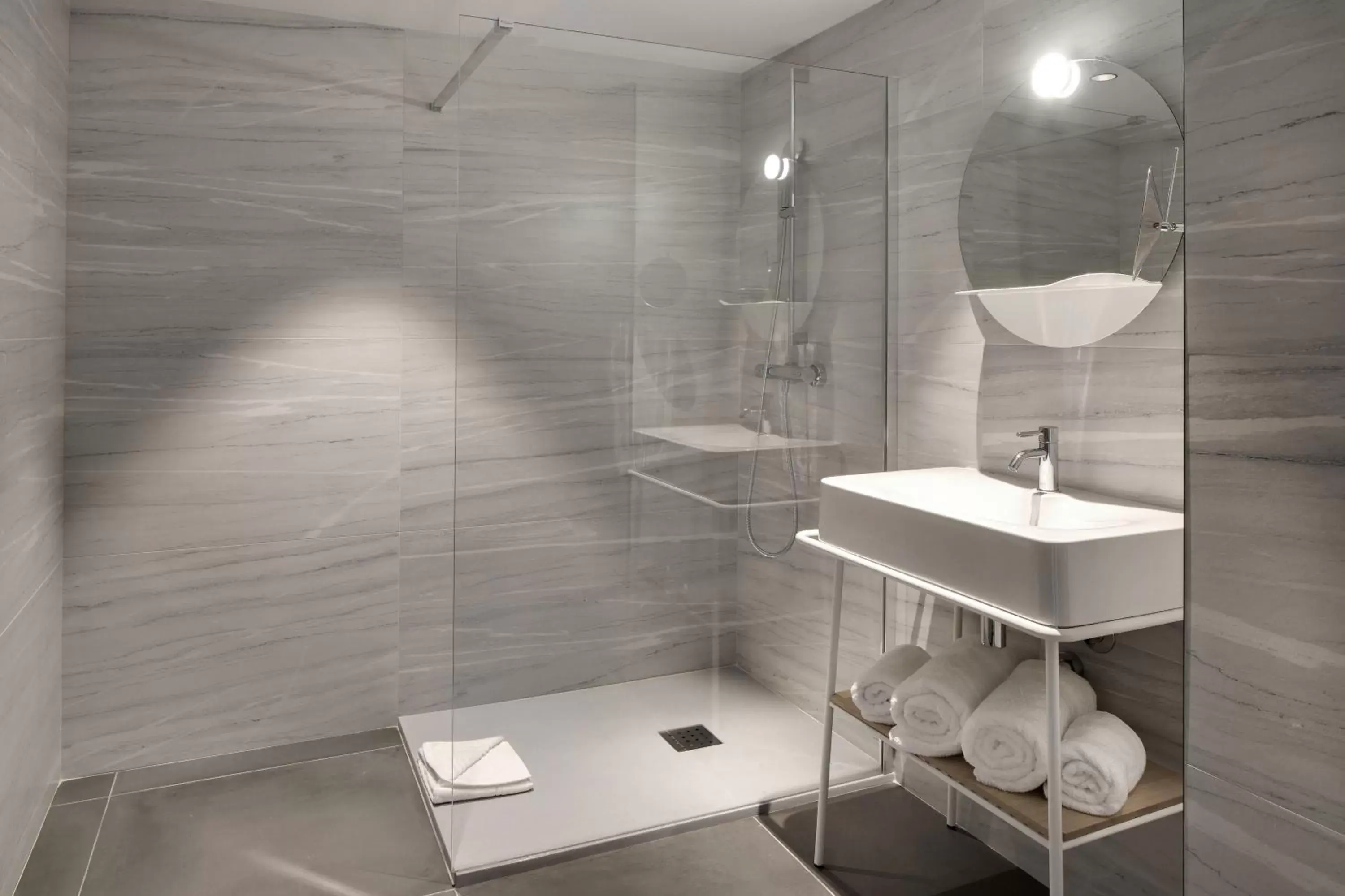 Bathroom in Château Fage - La Maison des Vignes - Groupe LES COLLECTIONNEURS