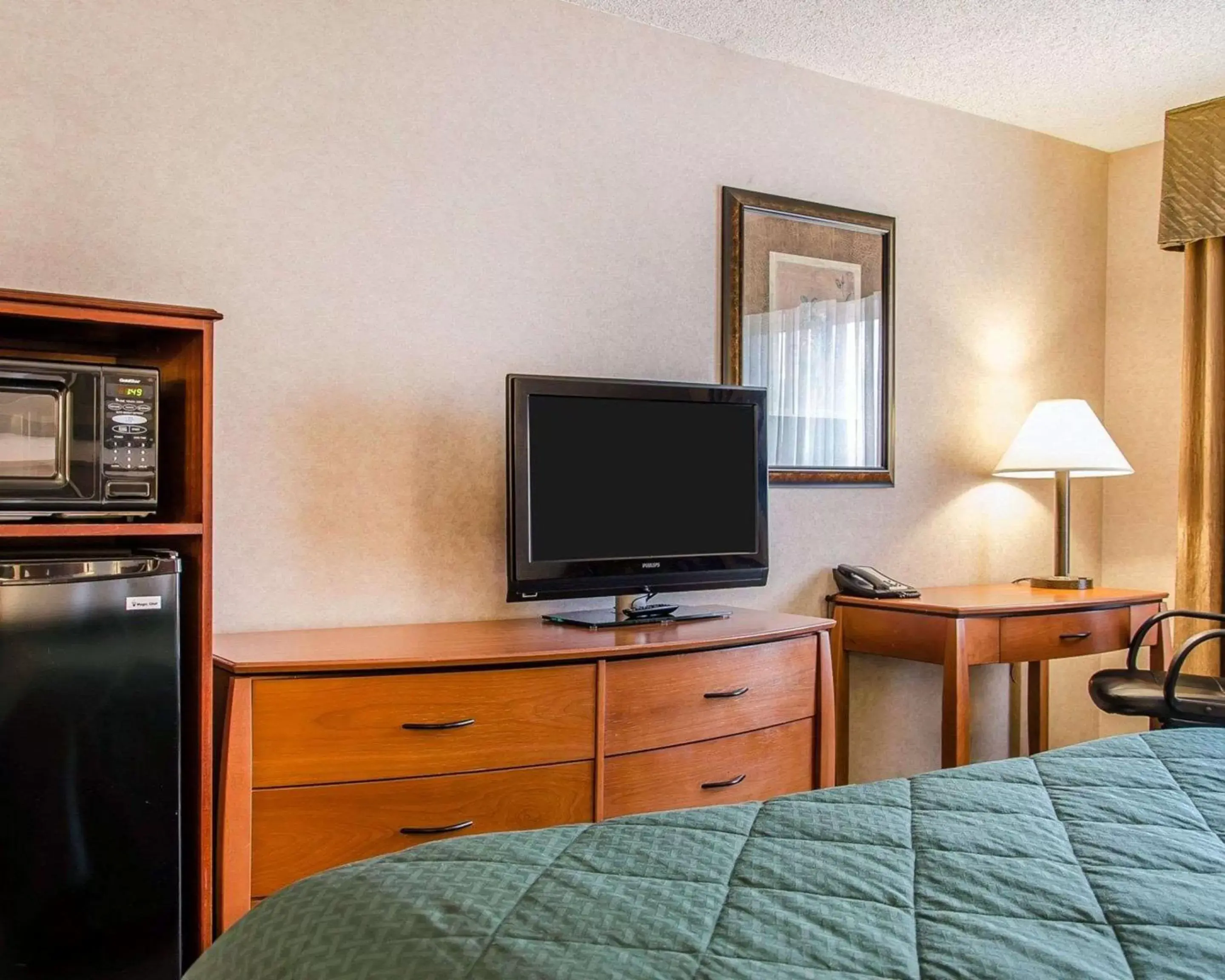 Photo of the whole room, TV/Entertainment Center in Quality Inn & Suites Twin Falls