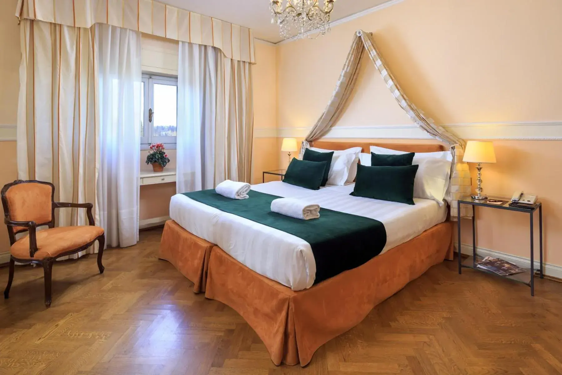 Bed in Hotel Villa Carlotta