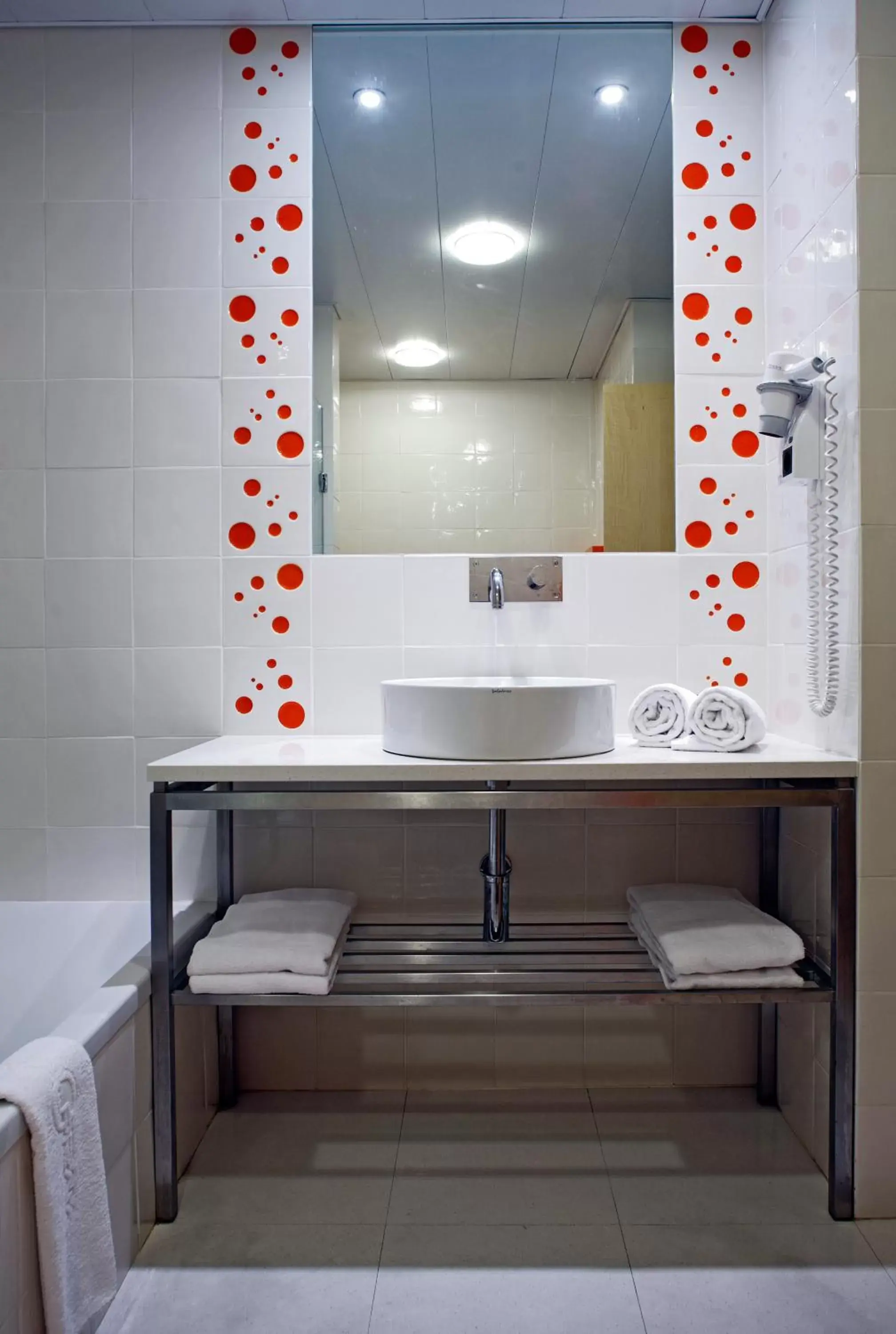 Bathroom in Hotel Praia