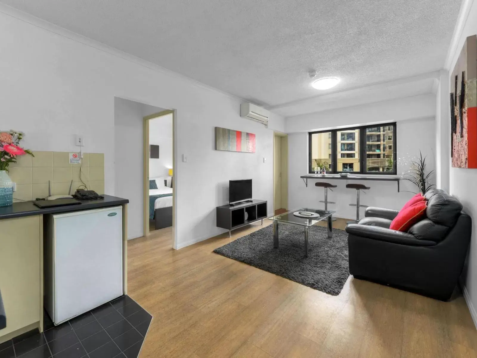 Living room, Seating Area in Central Brunswick Apartment Hotel