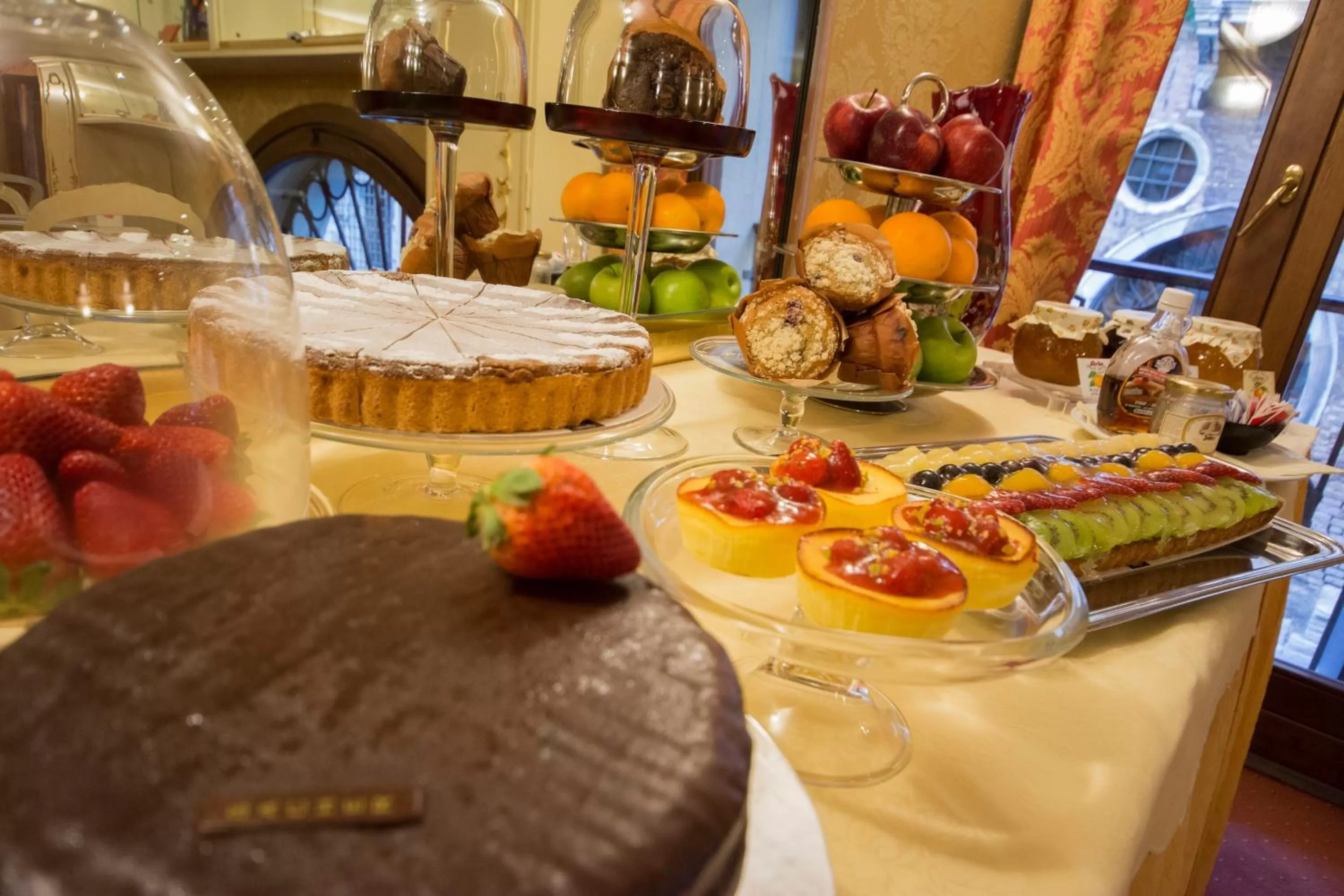 Buffet breakfast in Hotel Becher