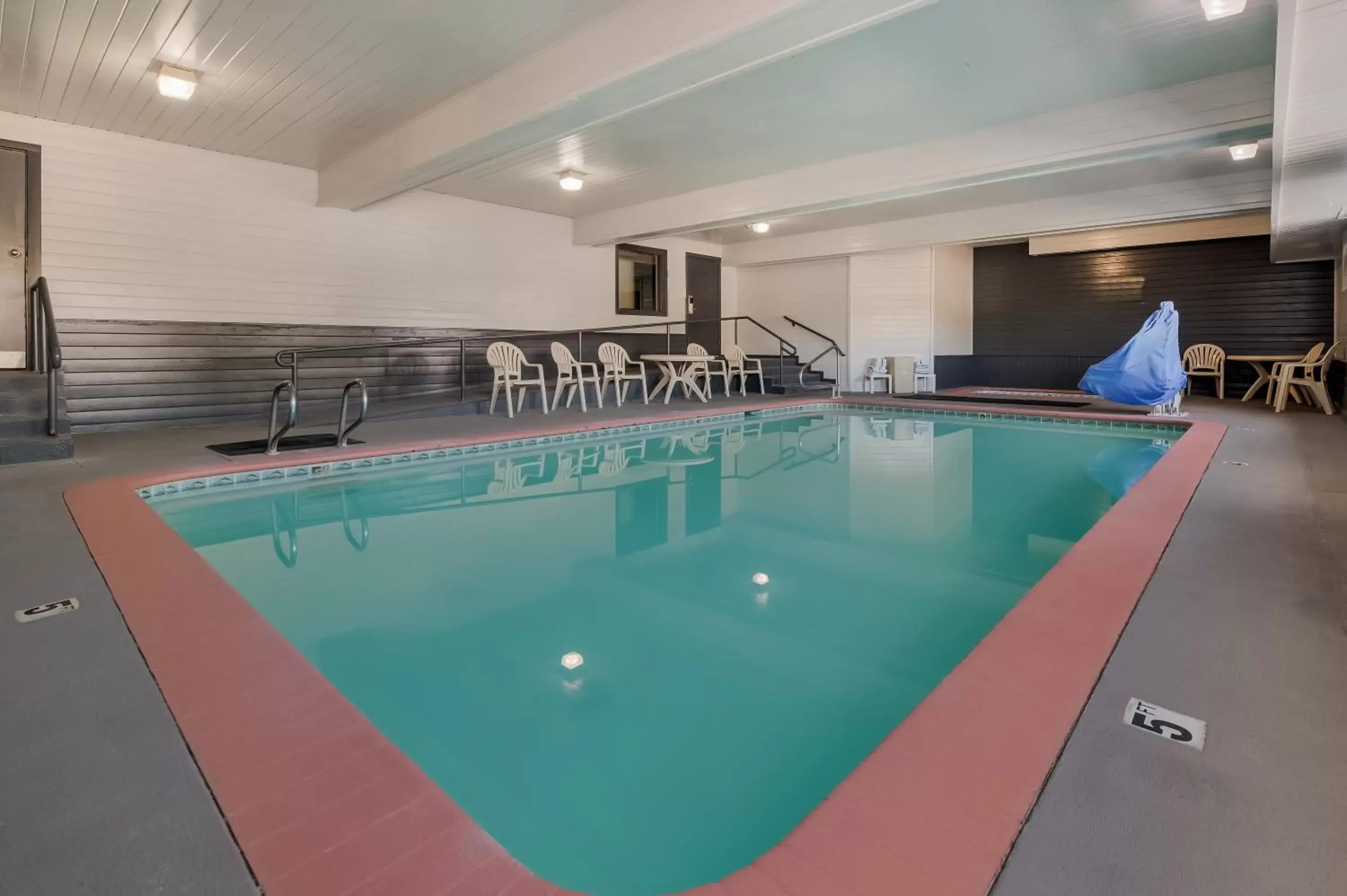 Swimming Pool in Red Lion Inn & Suites Ontario