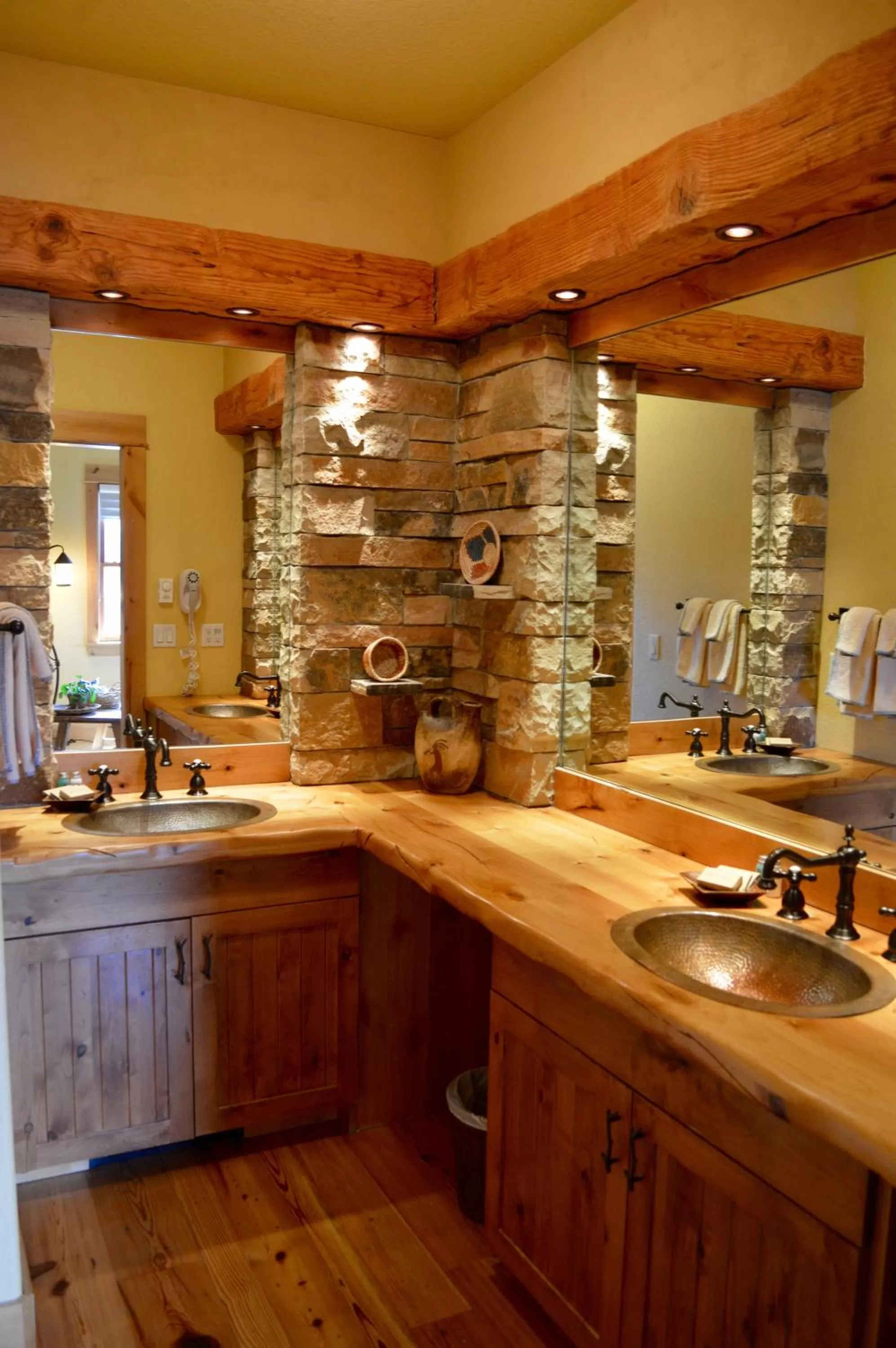 Bathroom, Kitchen/Kitchenette in Niwot Inn & Spa