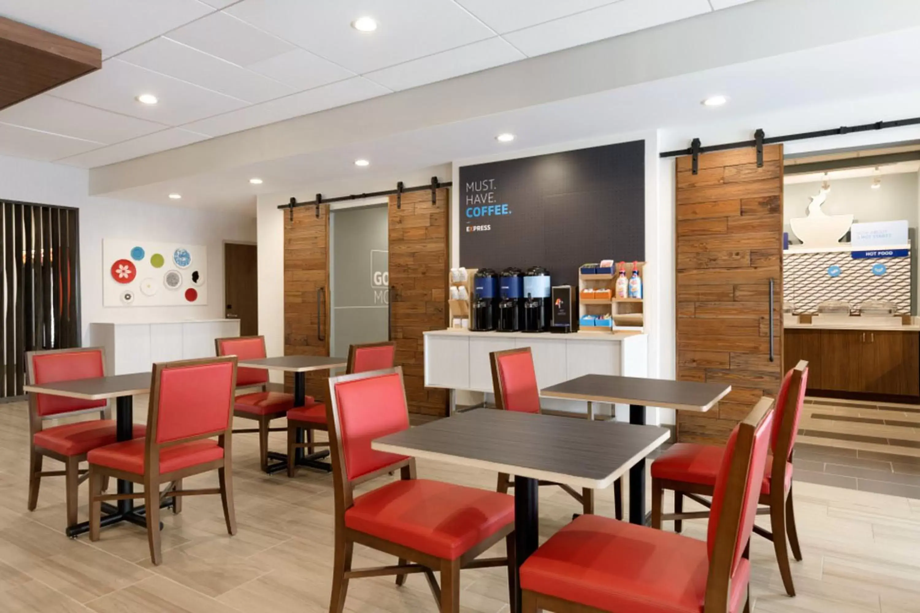 Breakfast, Restaurant/Places to Eat in Holiday Inn Express & Suites - Cincinnati NE - Red Bank Road, an IHG Hotel