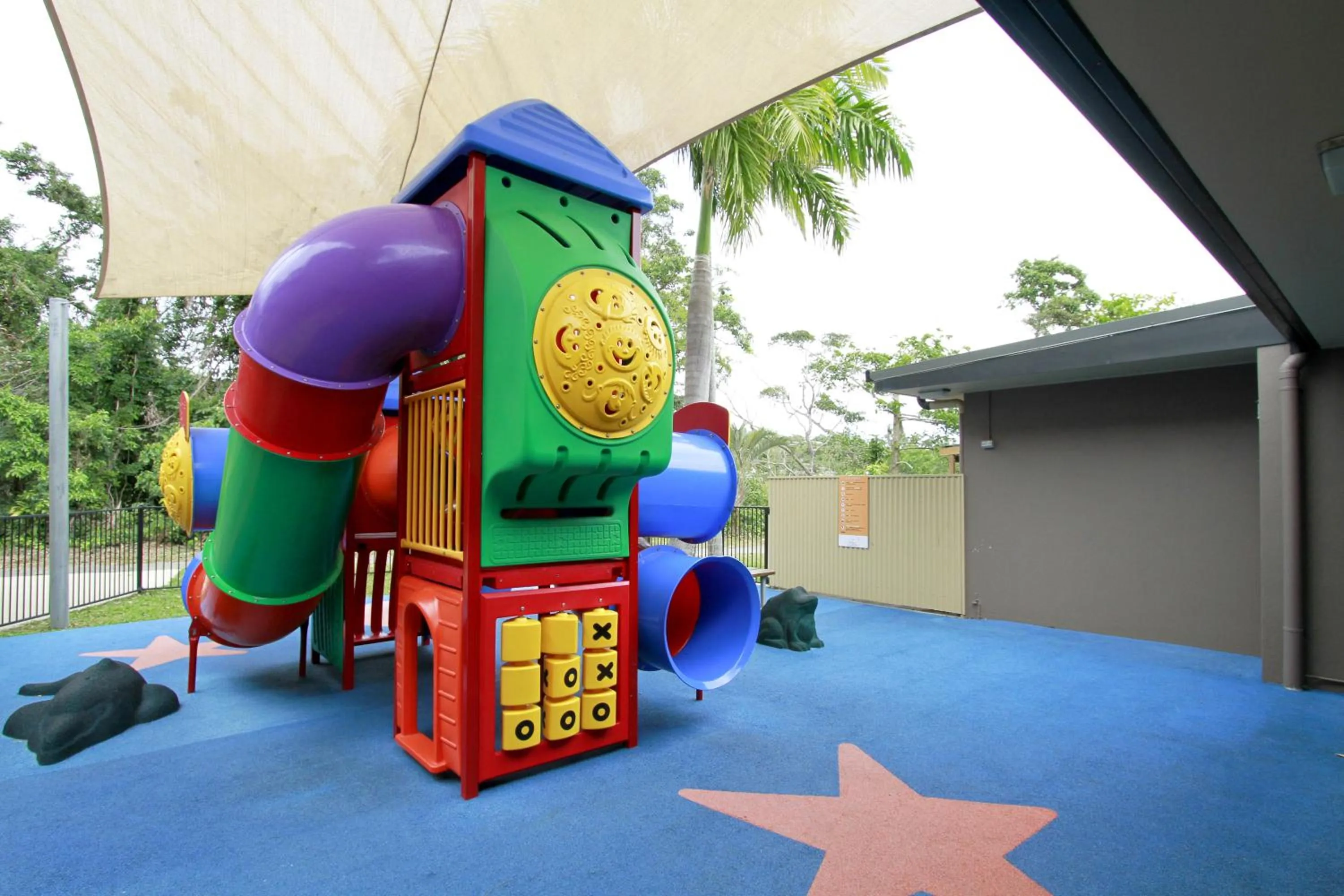 Children play ground in Reef Gateway Hotel