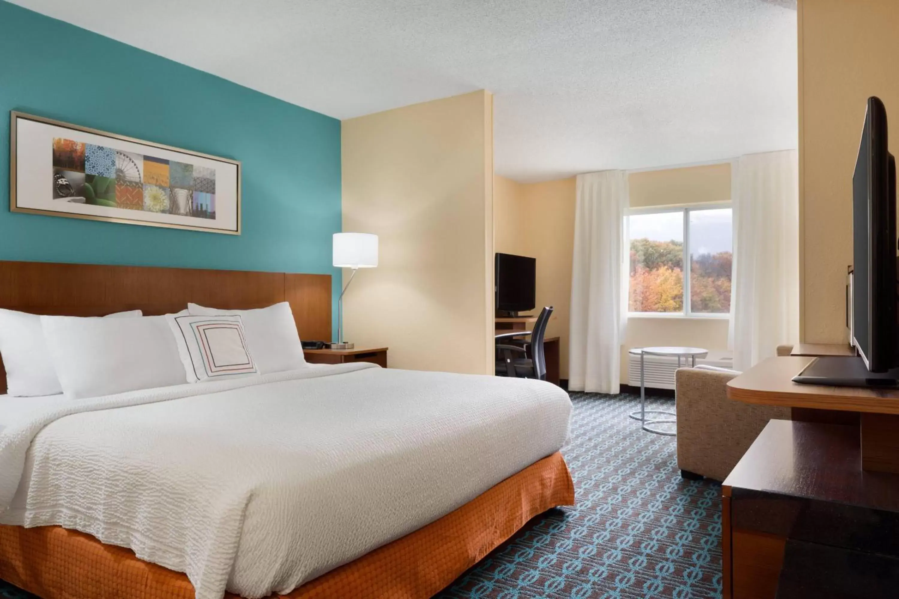 Photo of the whole room, Bed in Fairfield Inn & Suites Youngstown Boardman Poland