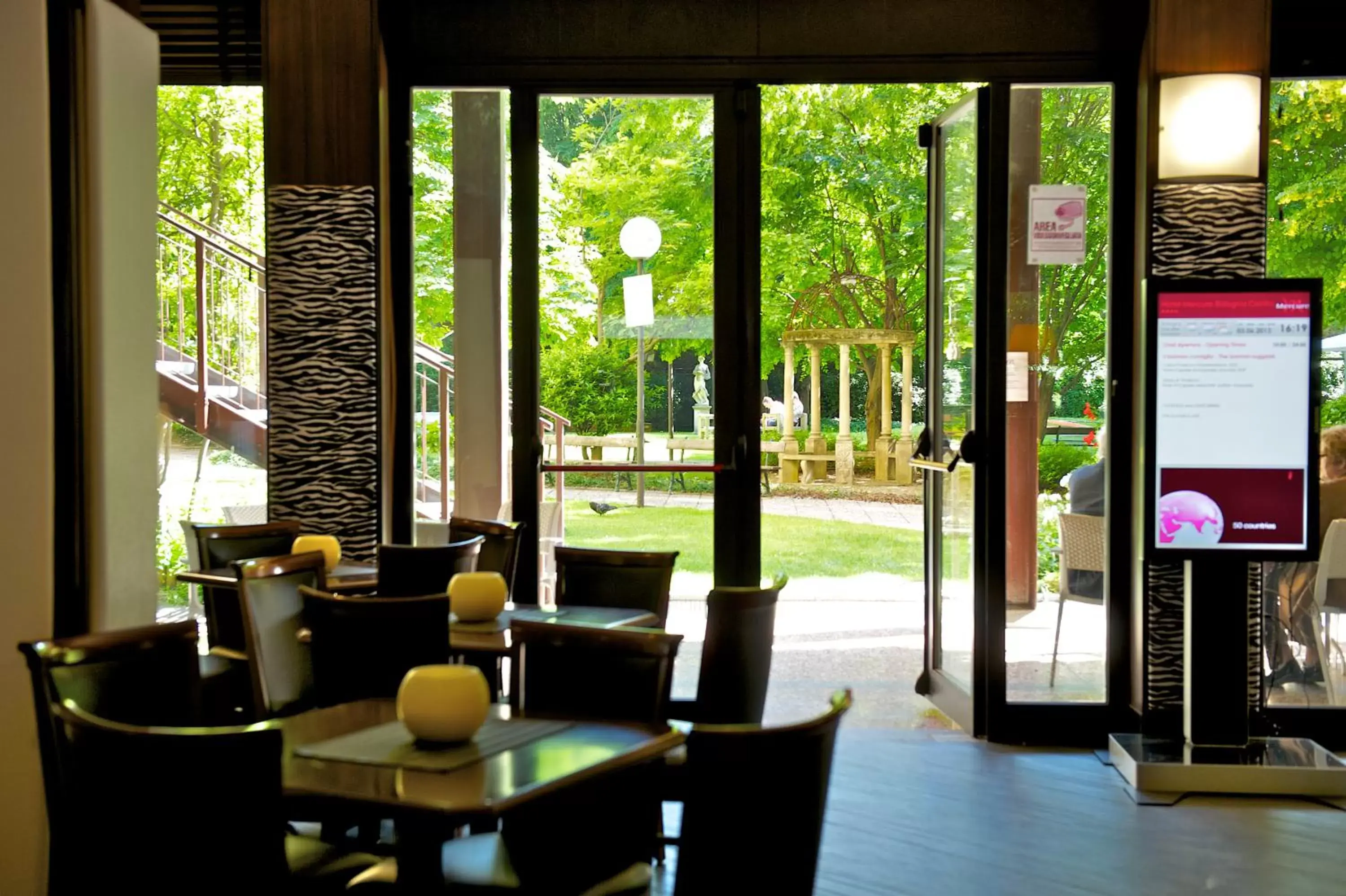 Garden, Restaurant/Places to Eat in Mercure Bologna Centro