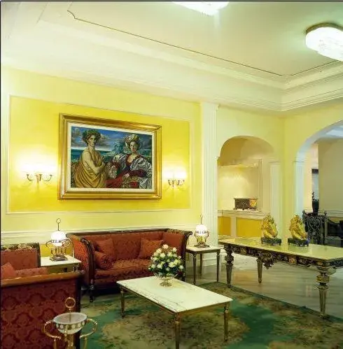 Lounge or bar in Hellenia Yachting Hotel & SPA Lounge or bar in Hellenia Yachting Hotel & SPA