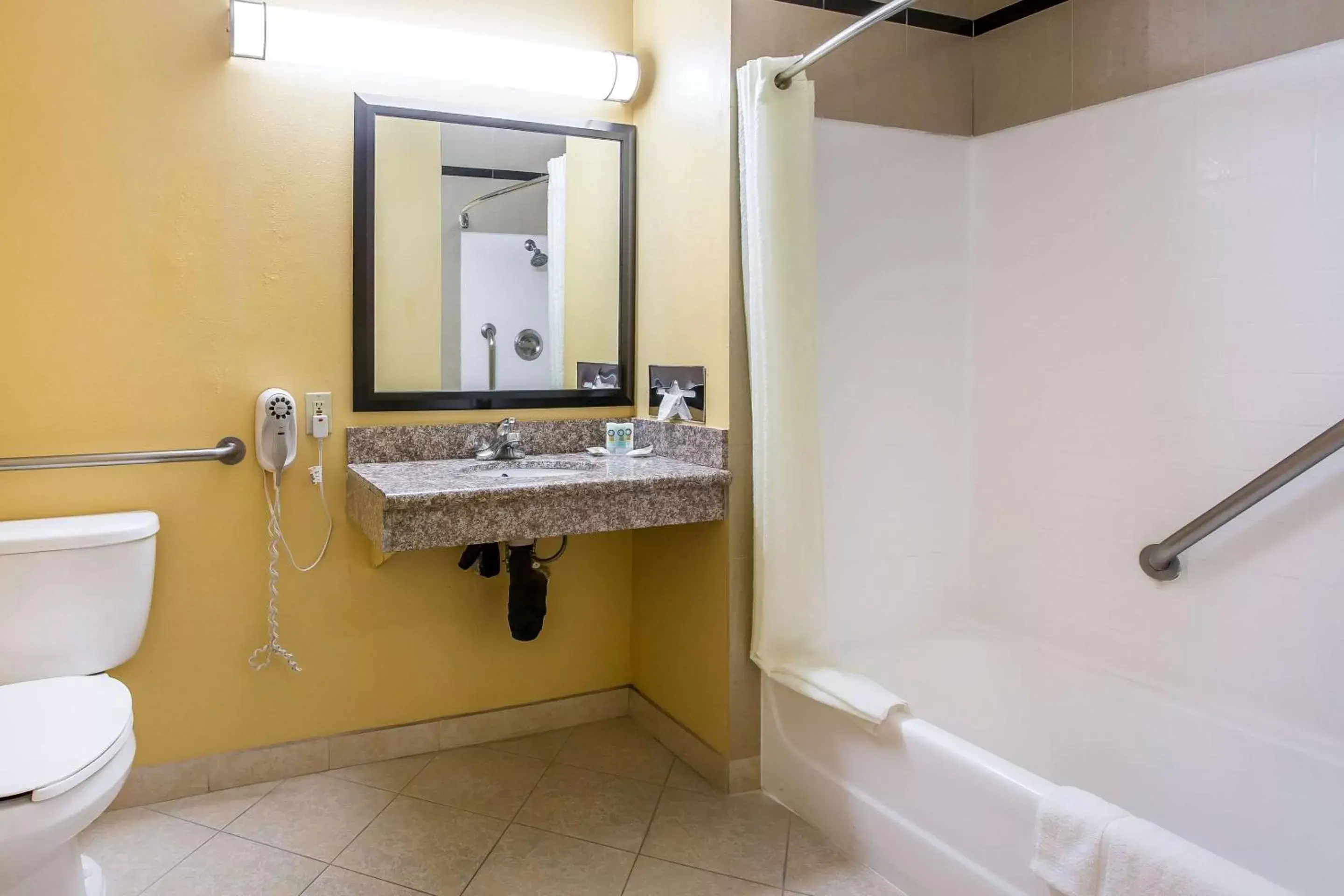 Photo of the whole room, Bathroom in Quality Inn & Suites Bell Gardens-Los Angeles