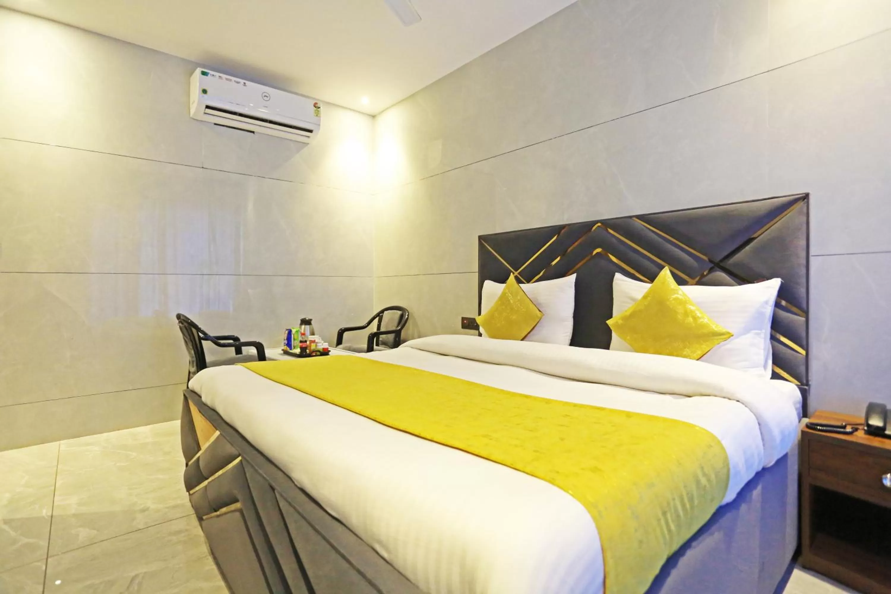 Bed in Frankstay By Hotel Preet in 05 mints walking Distance Nizamuddin Railway Station