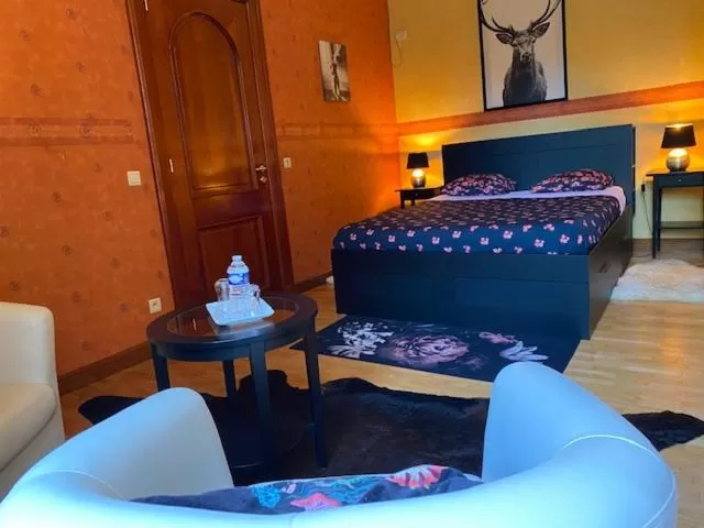 Bed in Château Les Tourelles