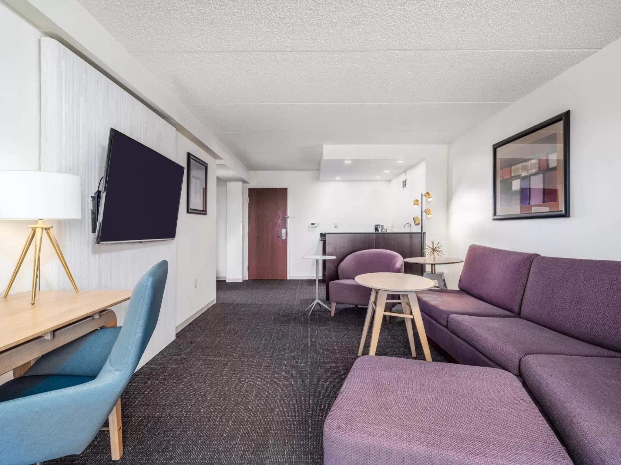 Photo of the whole room in Crowne Plaza Milwaukee South by IHG