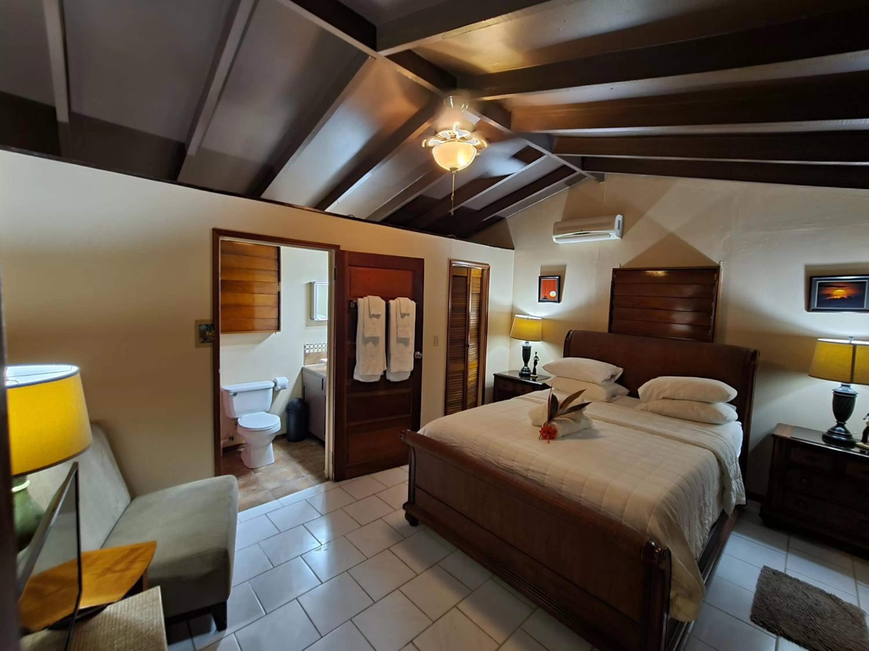 Photo of the whole room, Bed in Yocamatsu