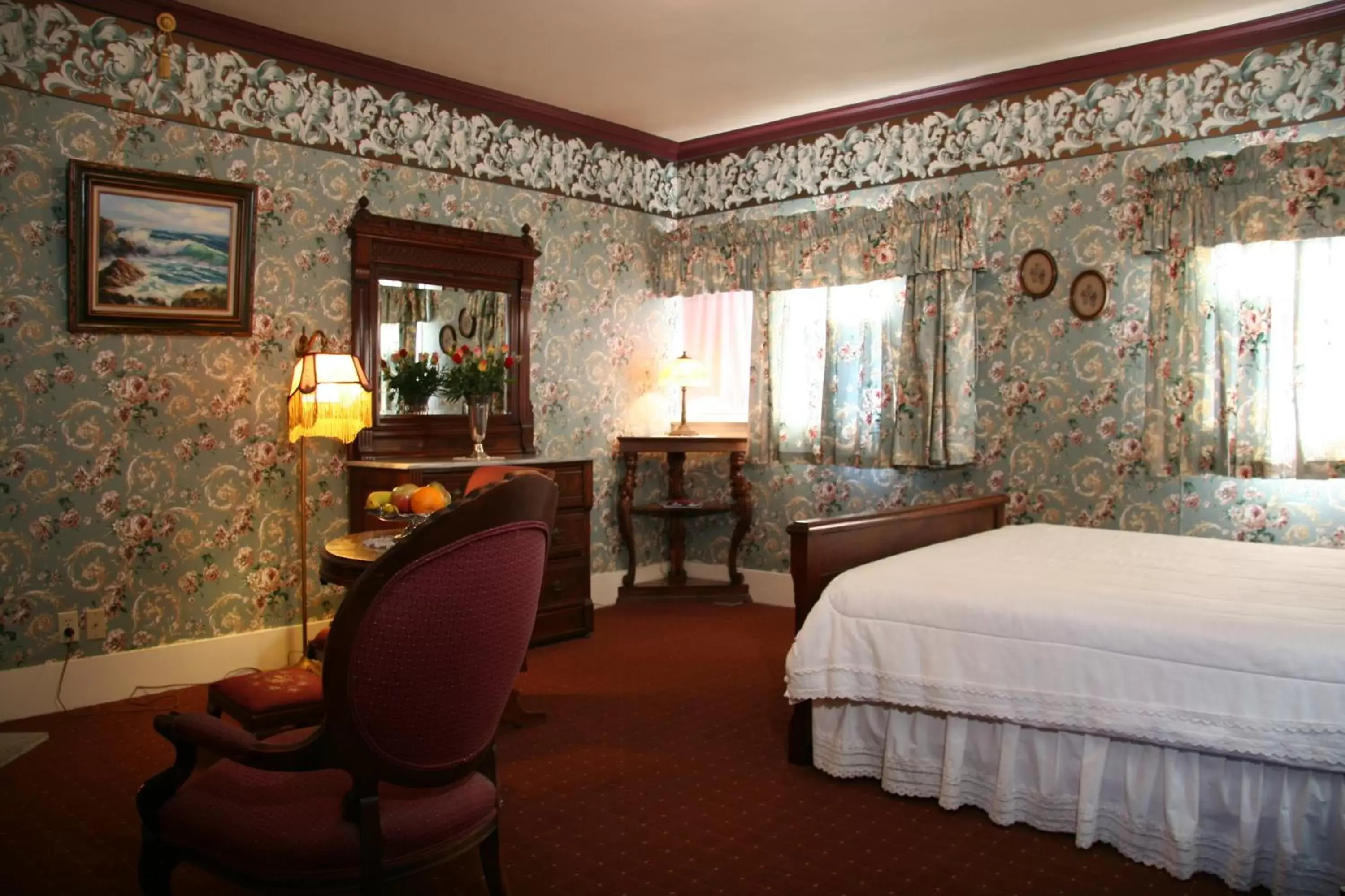 Photo of the whole room in Martine Inn