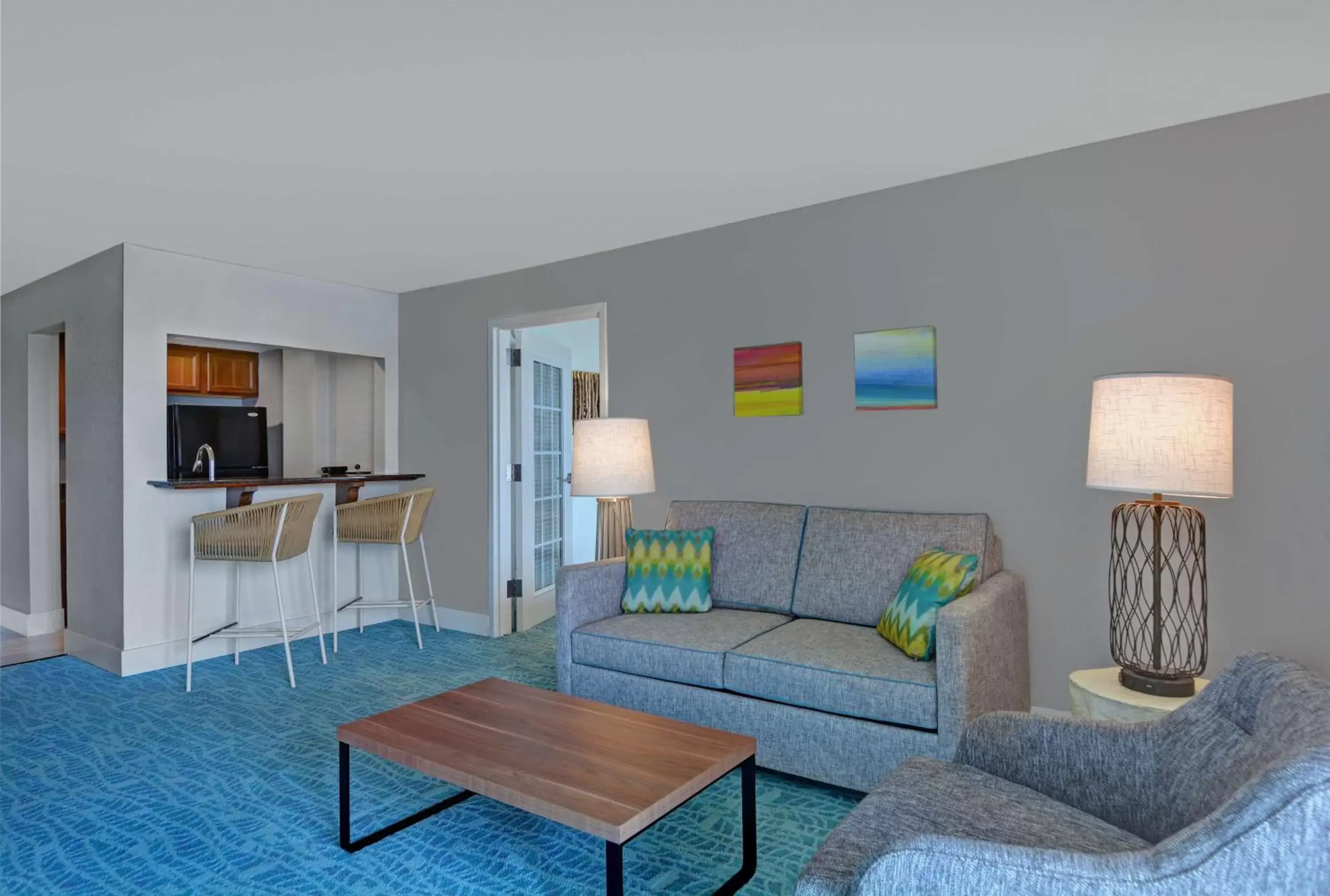 Living room, Seating Area in Hampton Inn Oceanfront Jacksonville Beach