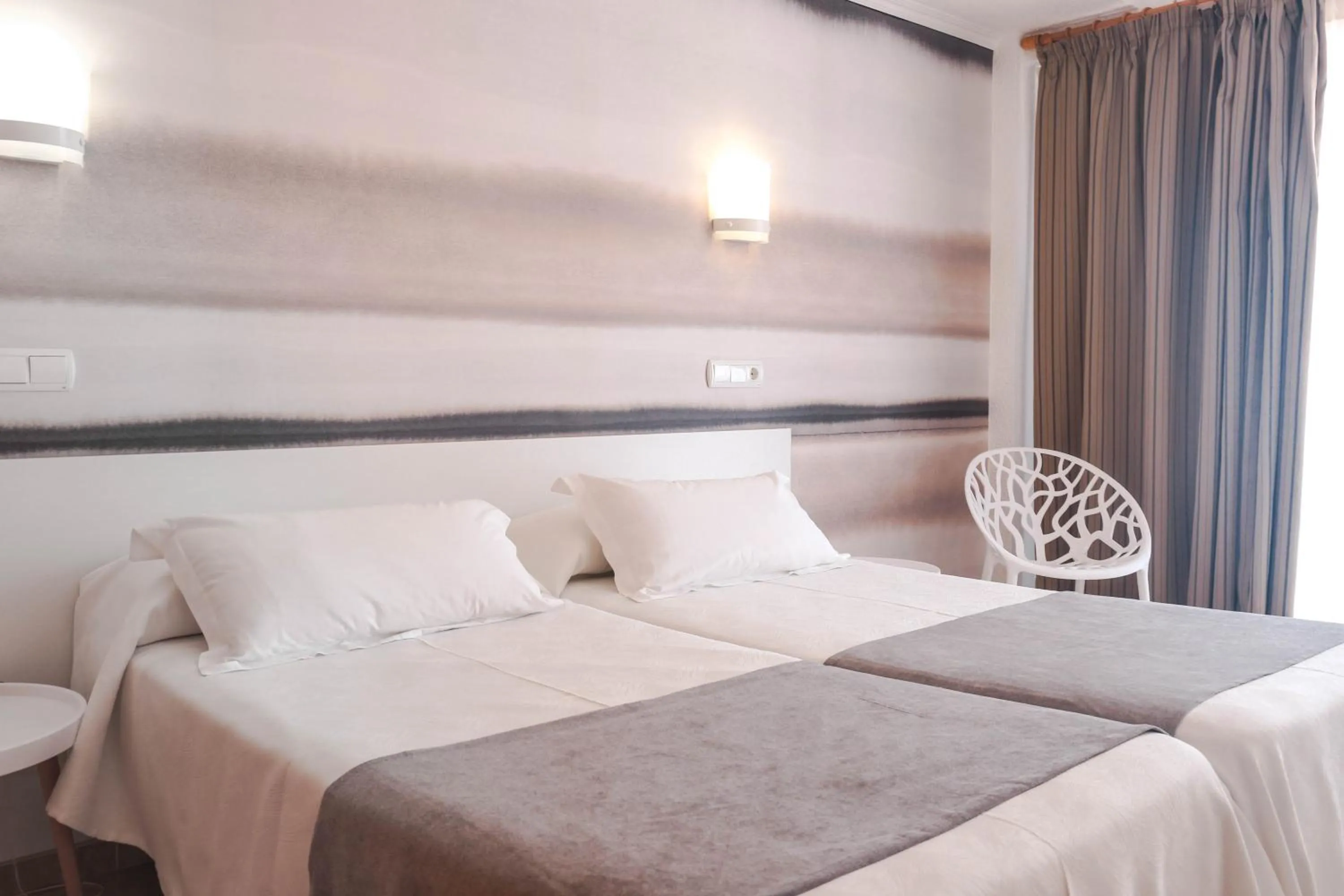 Bedroom, Bed in KAKTUS Hotel Volga