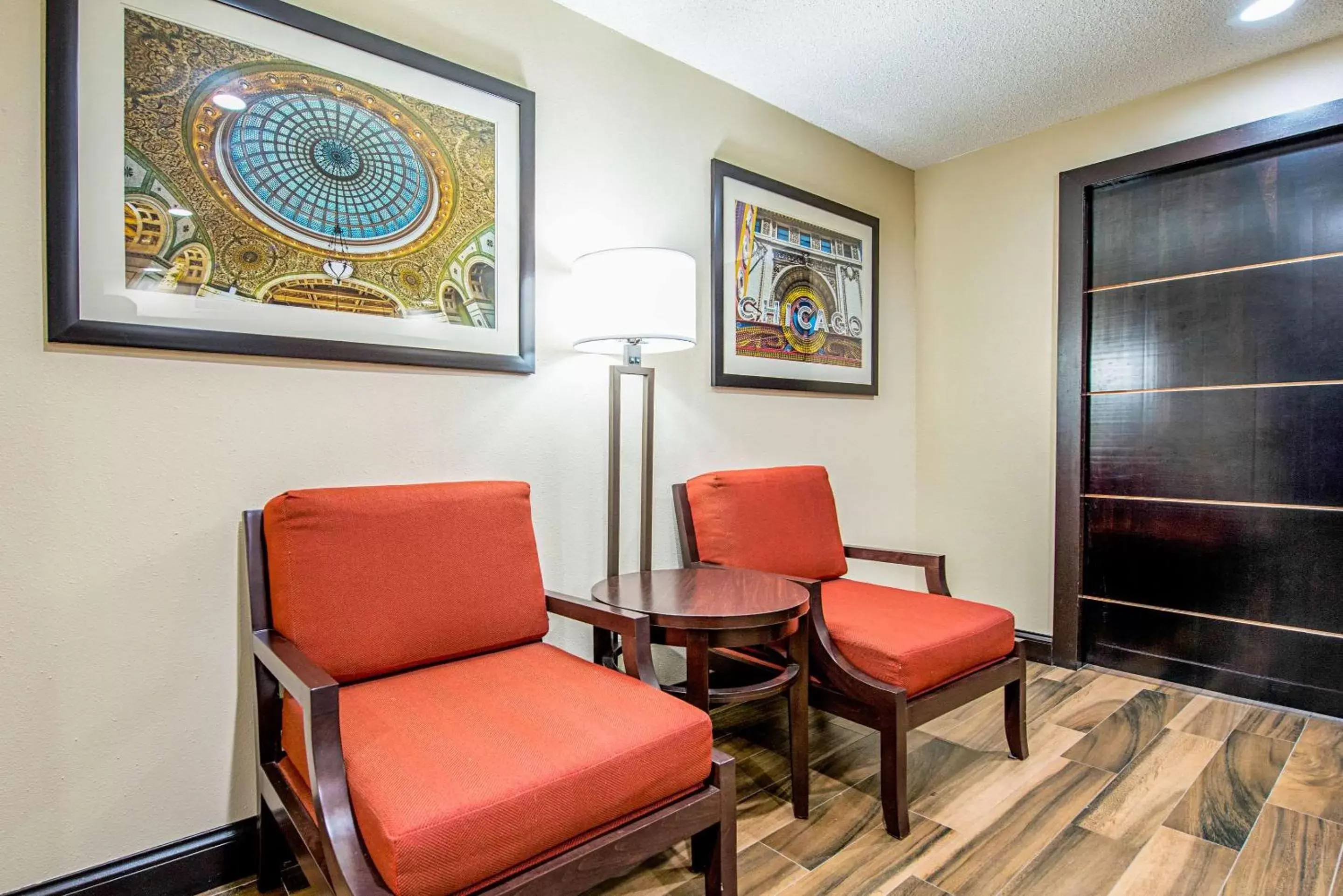 Lobby or reception, Seating Area in Comfort Inn Matteson - Chicago