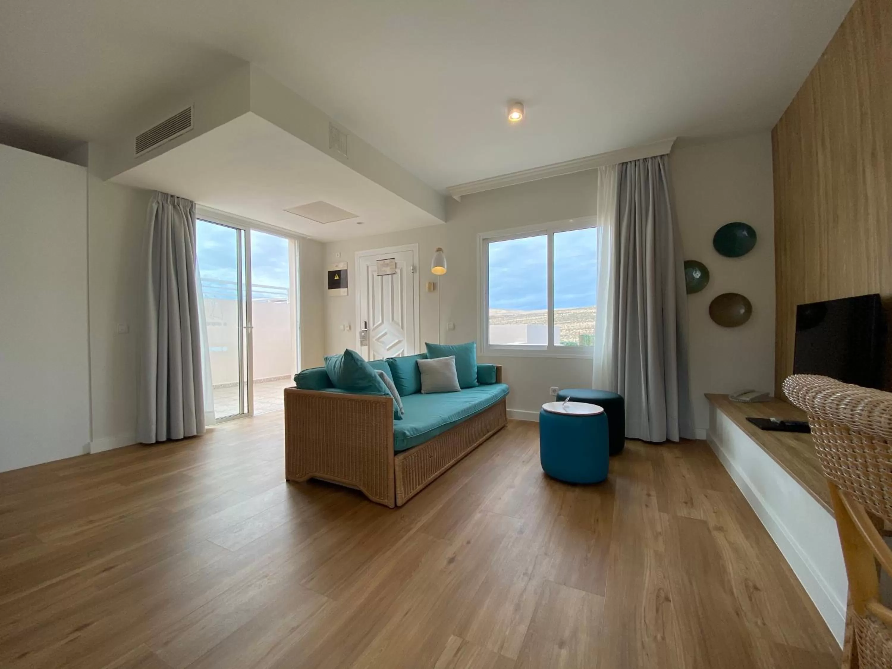 Living room in Hotel Esmeralda Maris by LIVVO