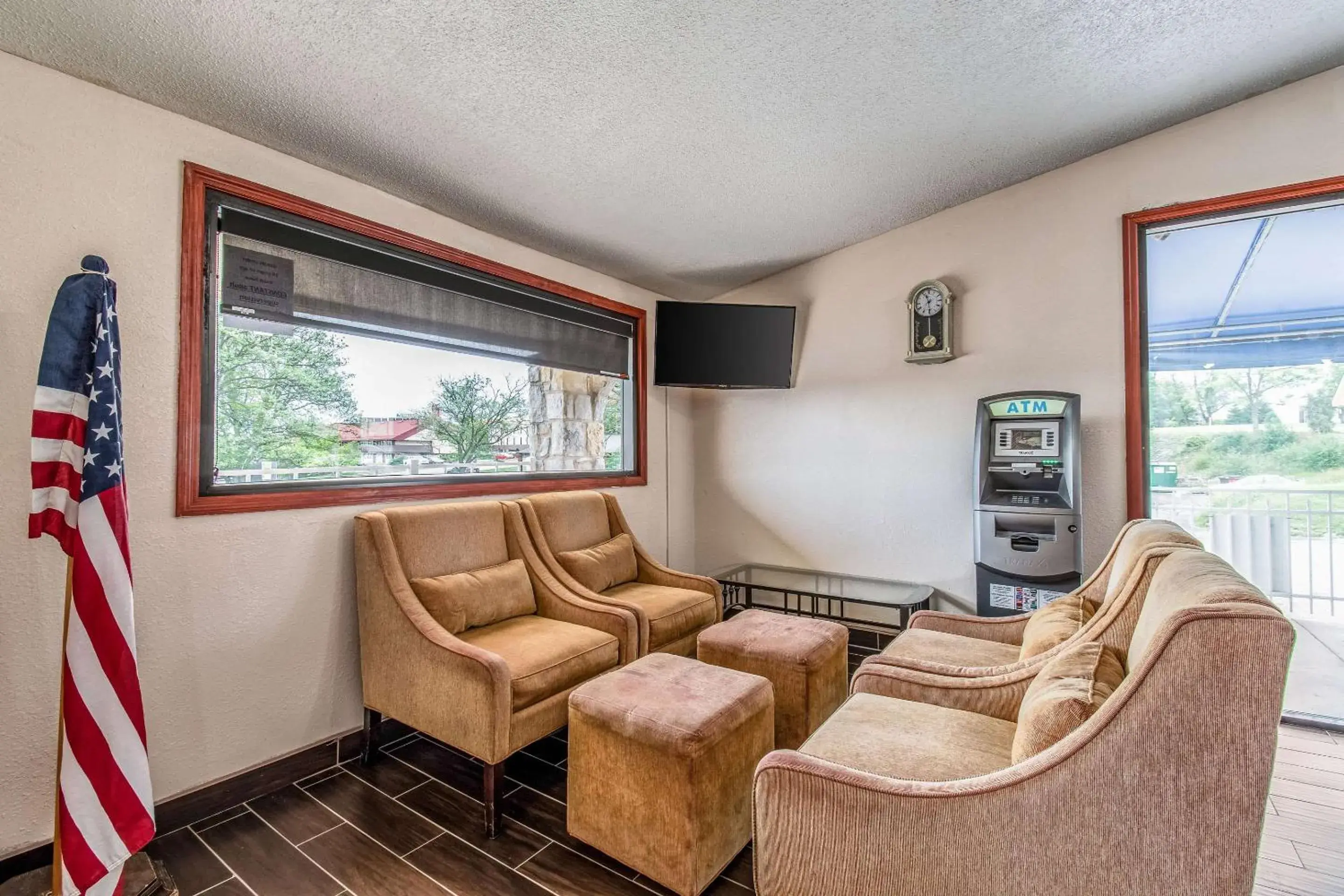 Lobby or reception, Seating Area in Rodeway Inn