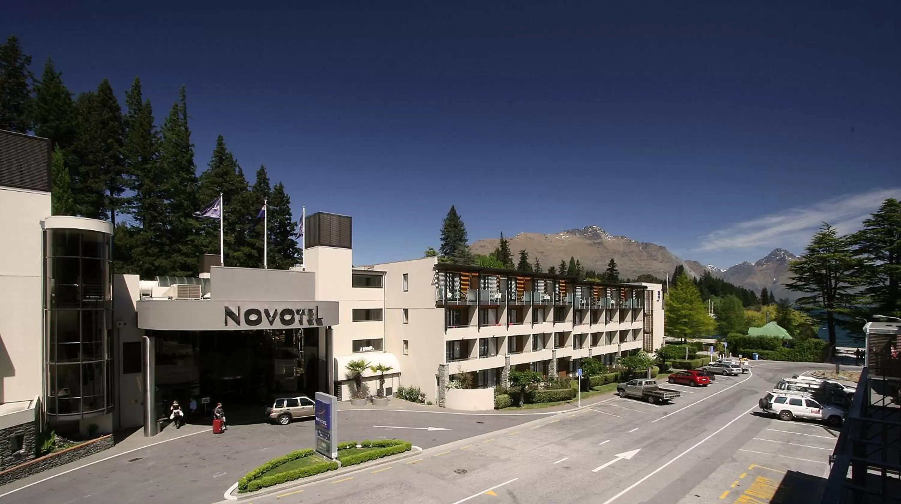 Facade/entrance in Novotel Queenstown Lakeside