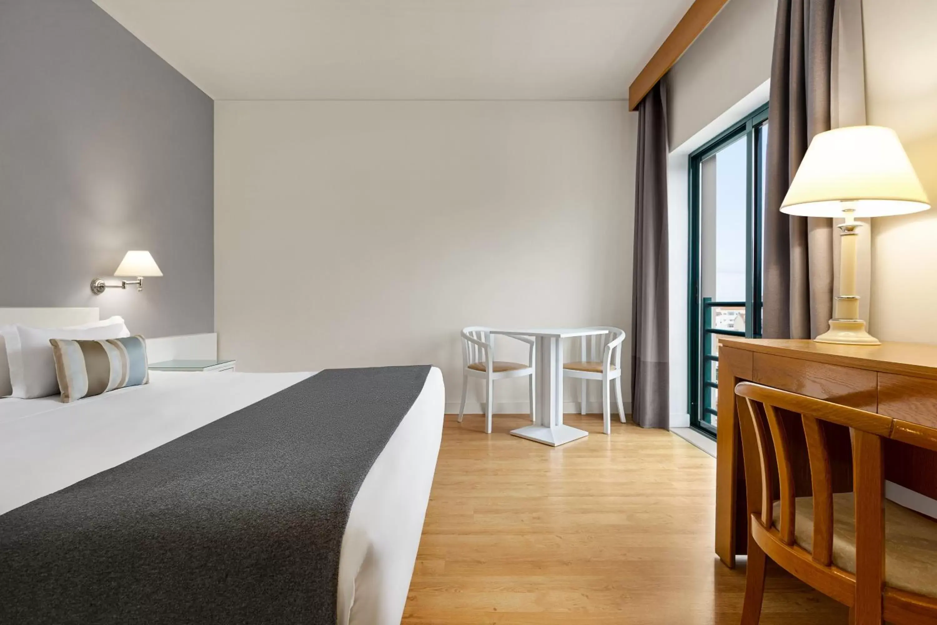 Bed in TRYP by Wyndham Montijo Parque Hotel Bed in TRYP by Wyndham Montijo Parque Hotel