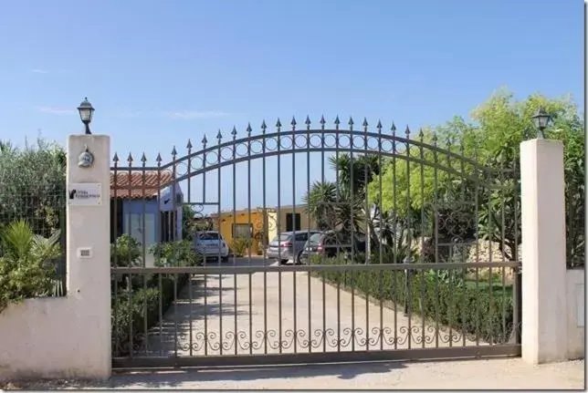 Facade/entrance in B&B Villa Francesco