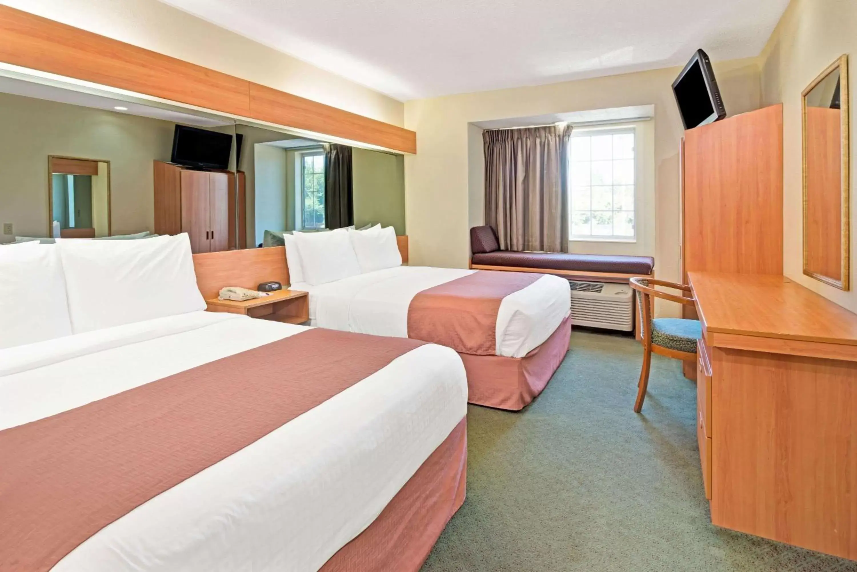 Photo of the whole room, Bed in Microtel Inn and Suites by Wyndham - Cordova