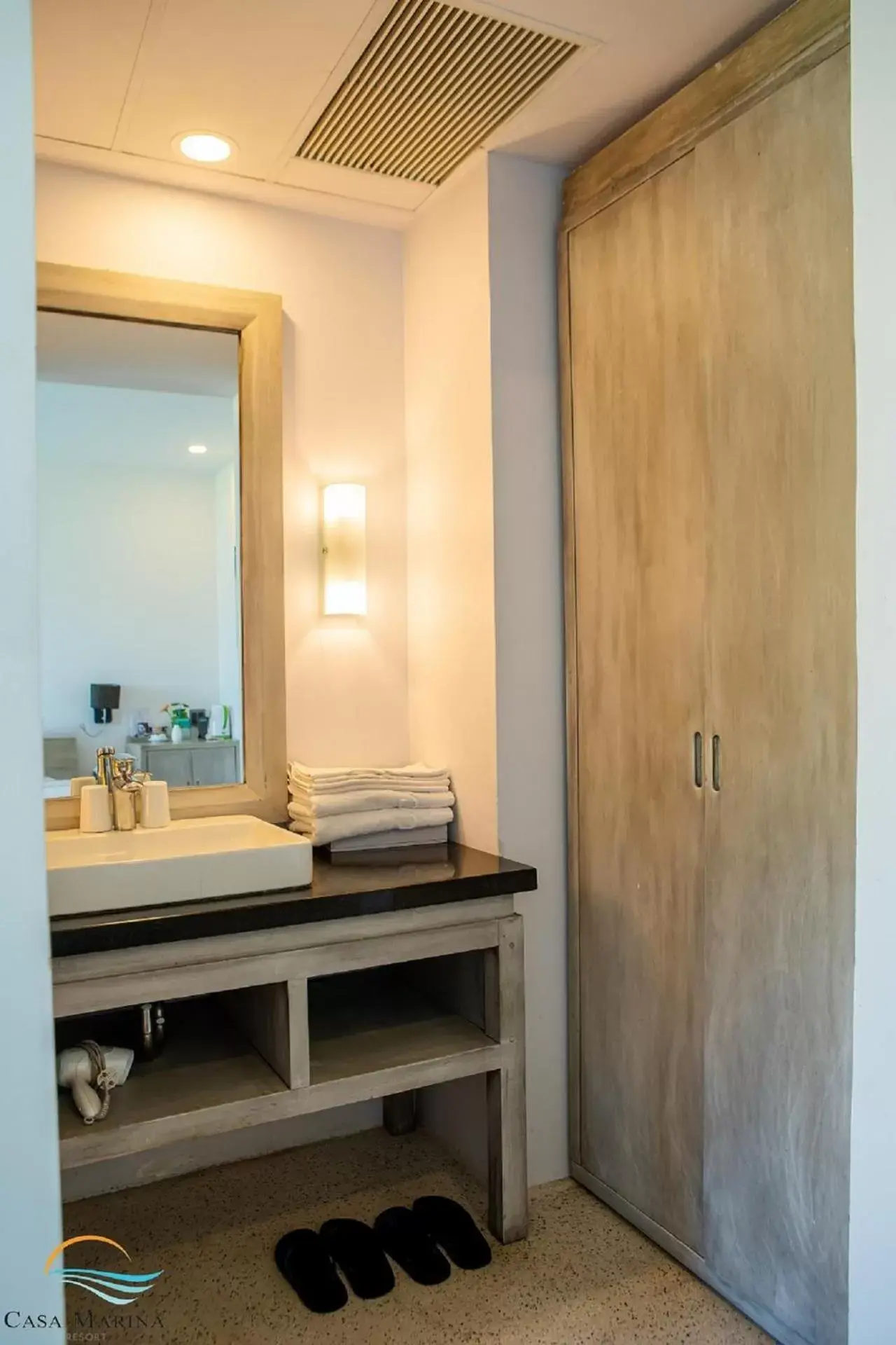 Bathroom in Casa Marina Resort