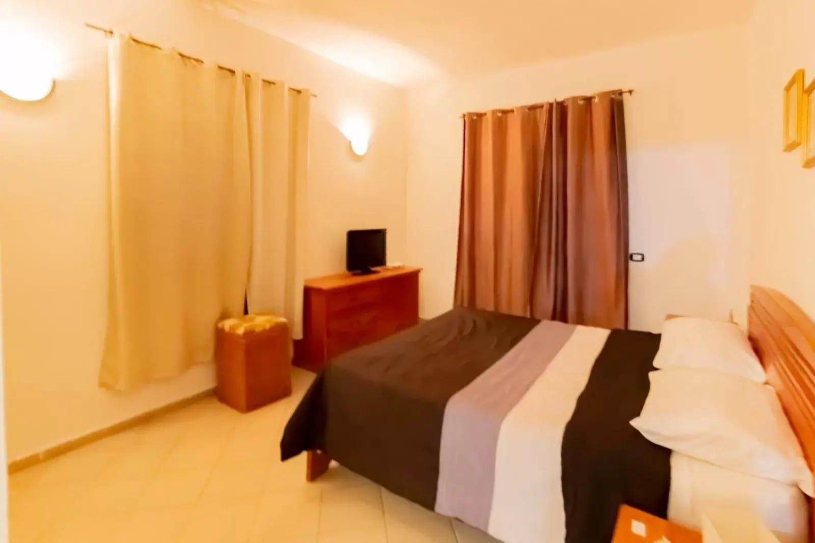 Bed in Hotel Villa Capri Bed in Hotel Villa Capri